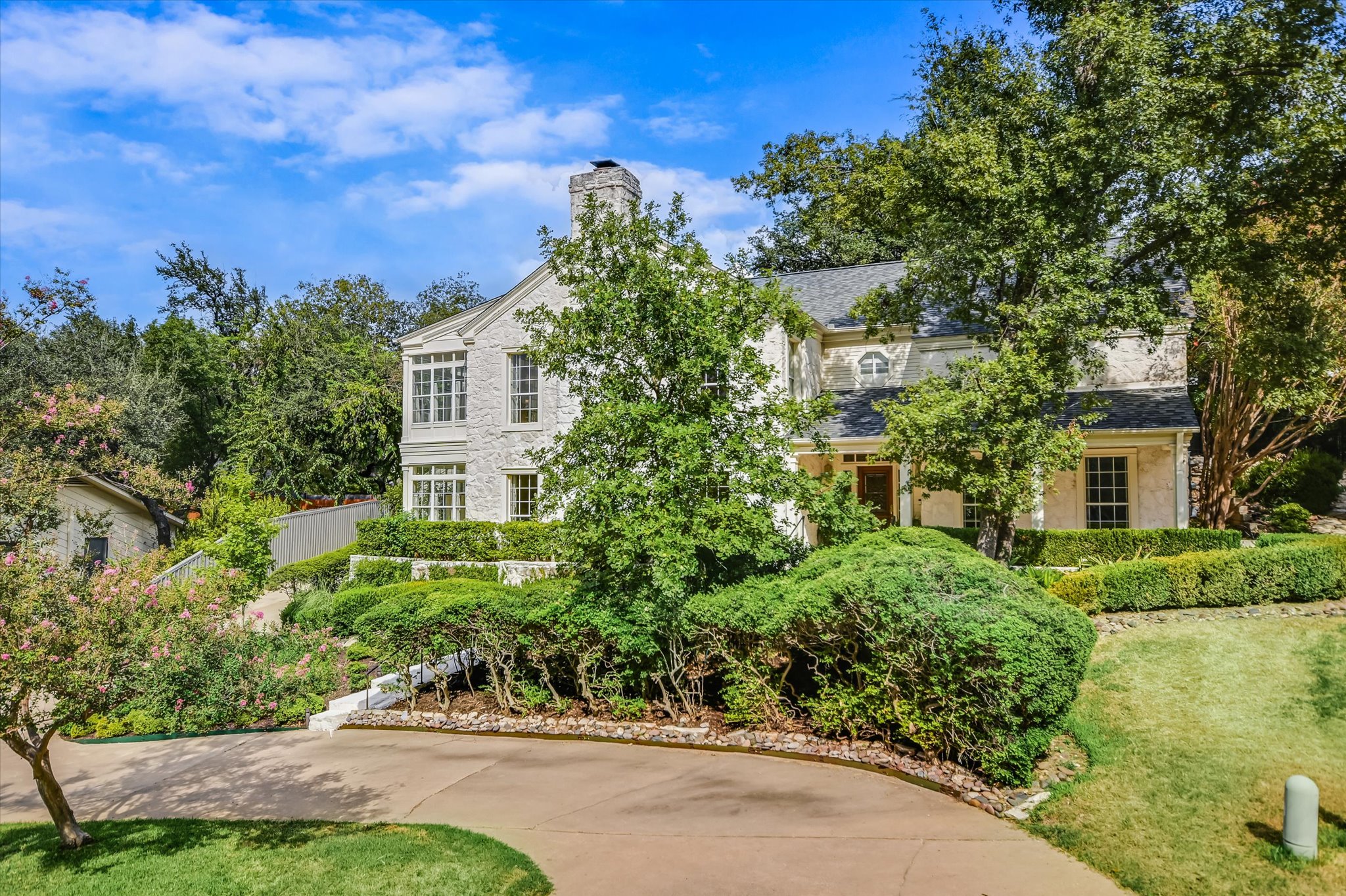 main property photo 4