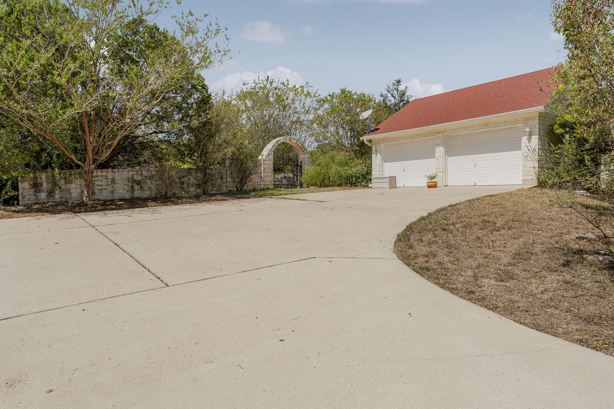 main property photo 37
