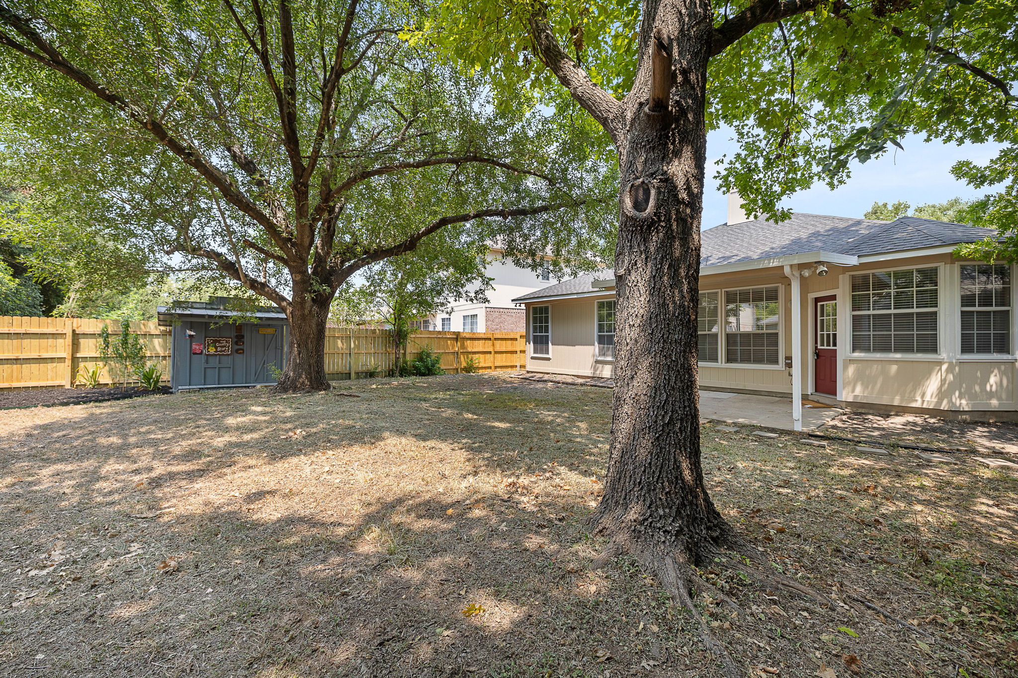main property photo 22