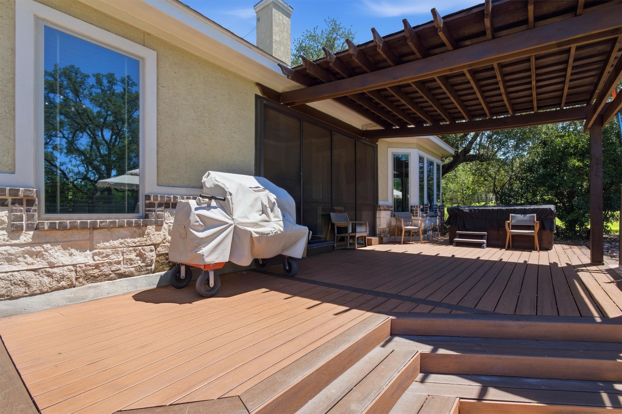 main property photo 30