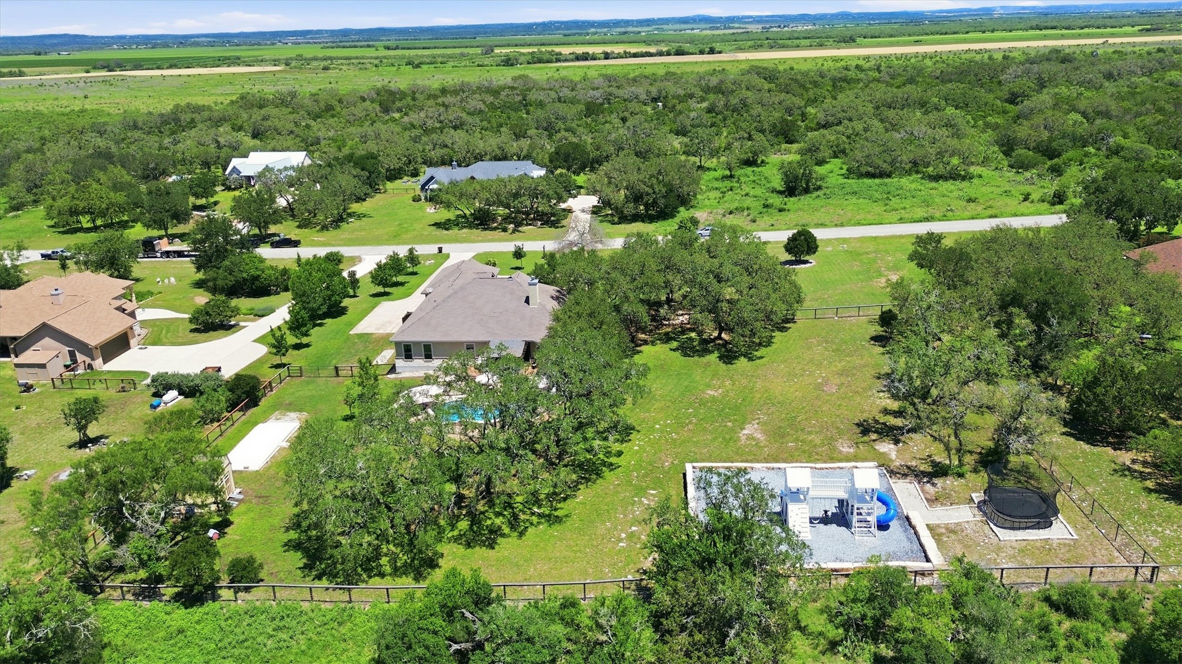 main property photo 36