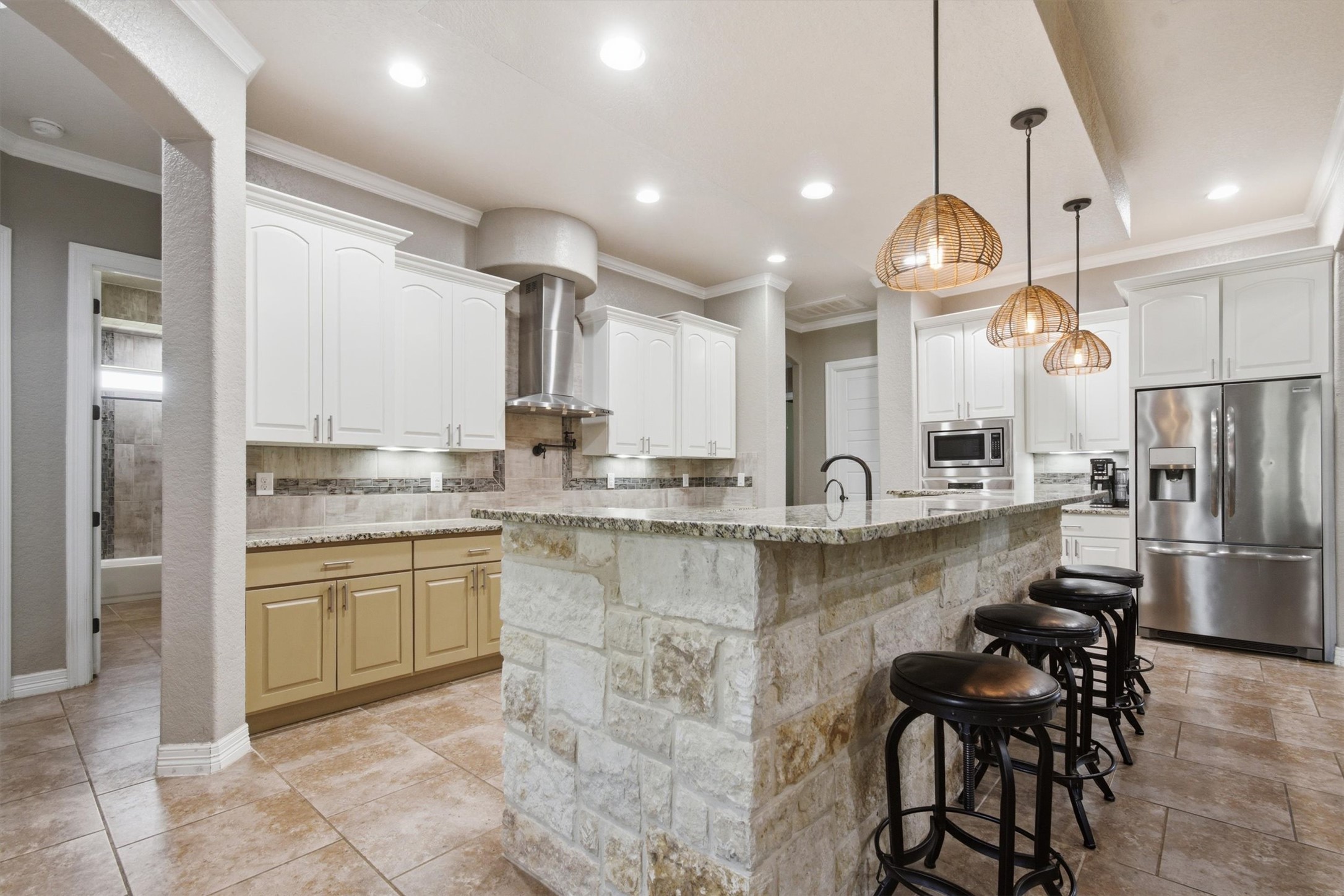 main property photo 9