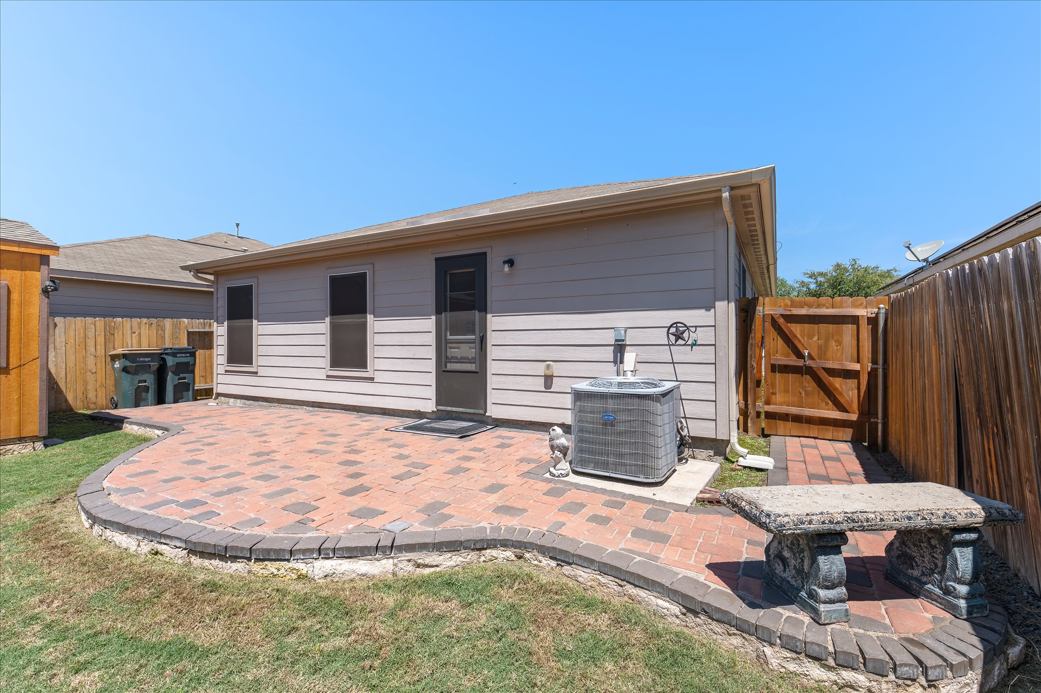 main property photo 26