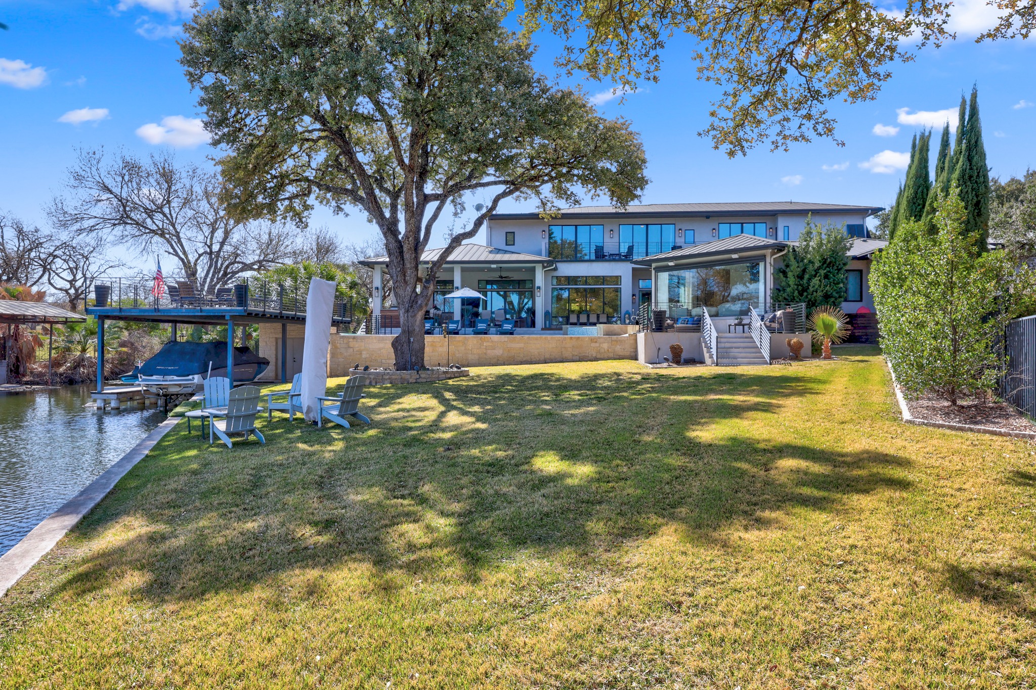 main property photo 9
