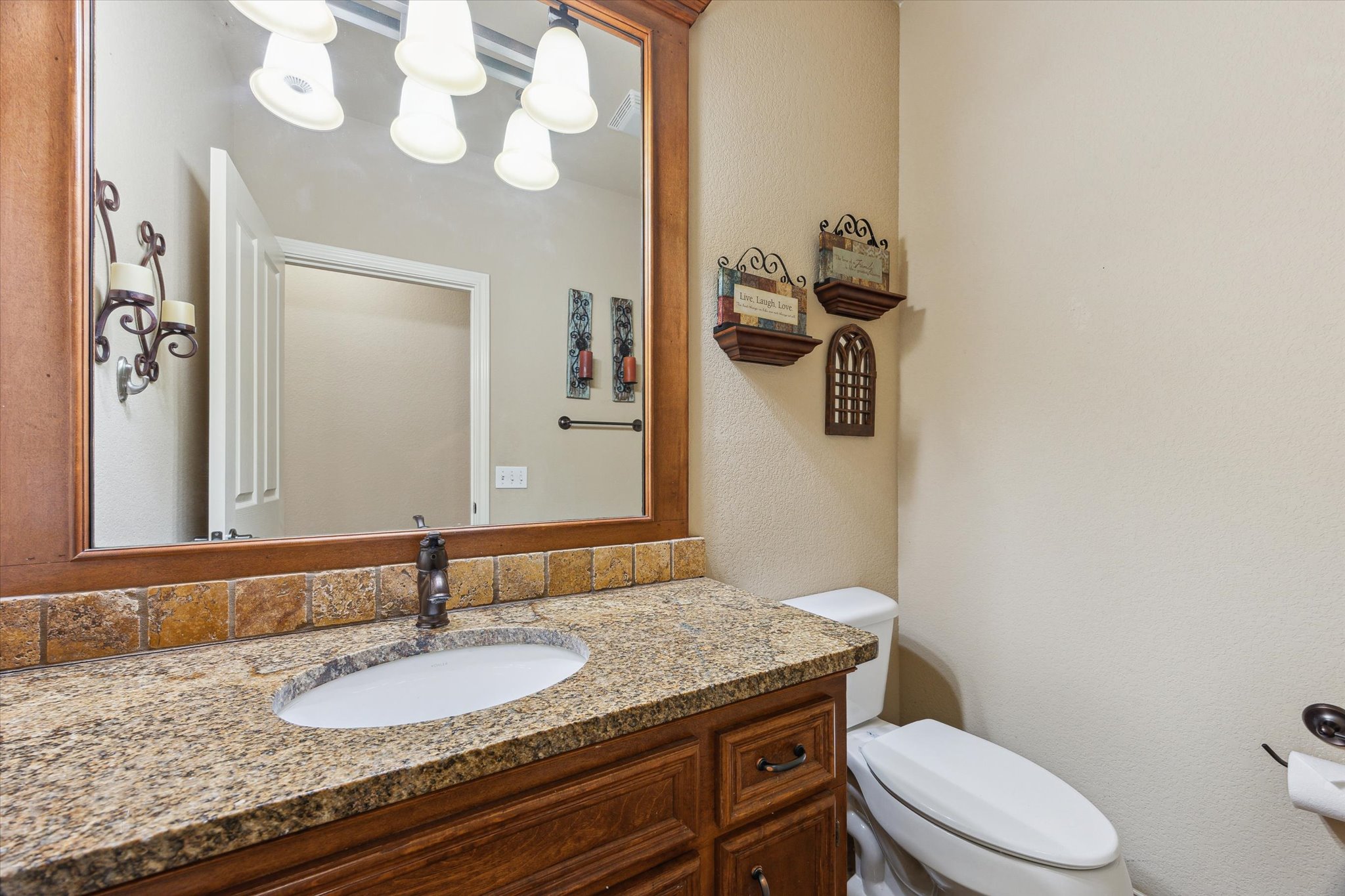 main property photo 14