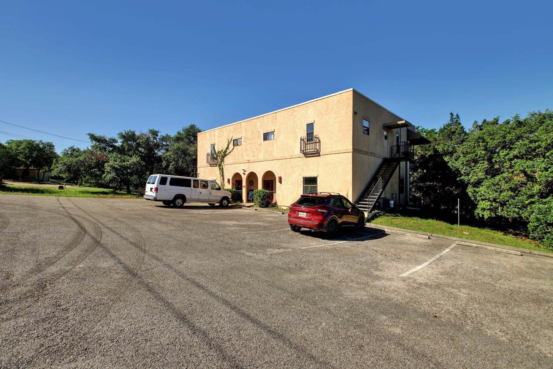 main property photo 19