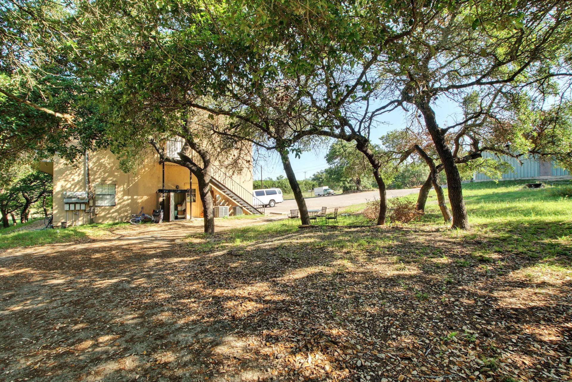 main property photo 32