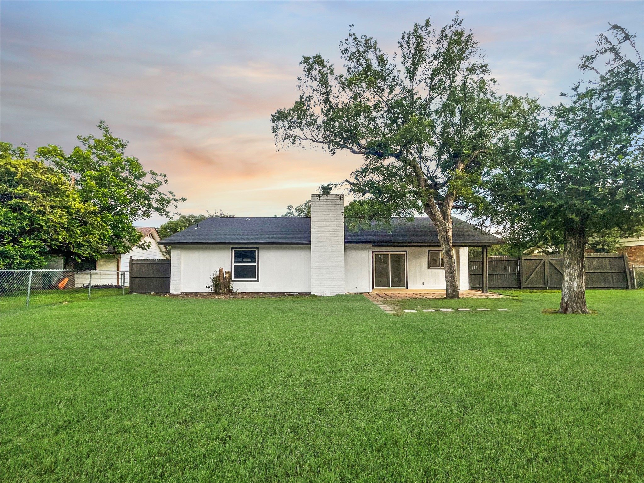 main property photo 22