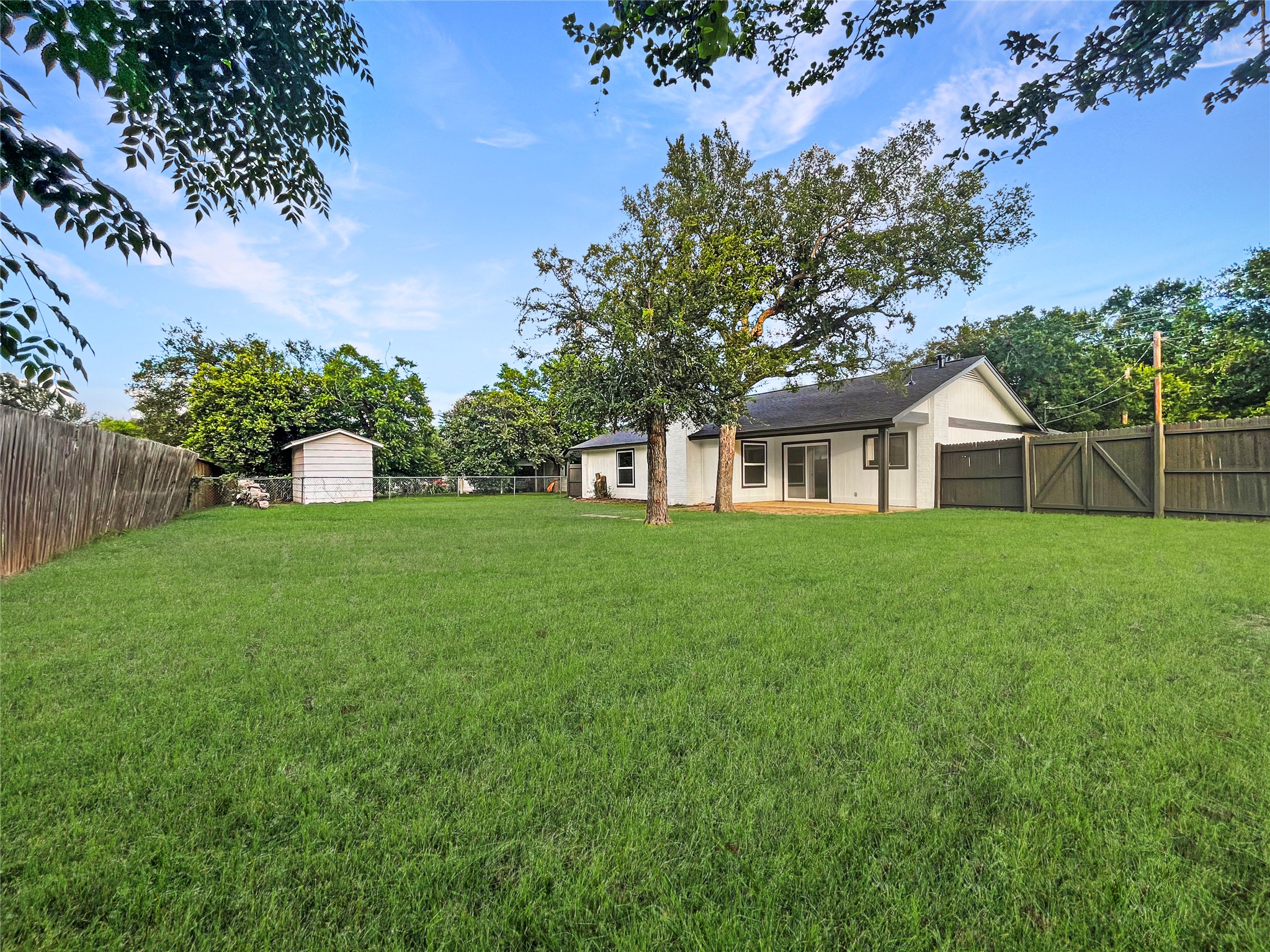 main property photo 23