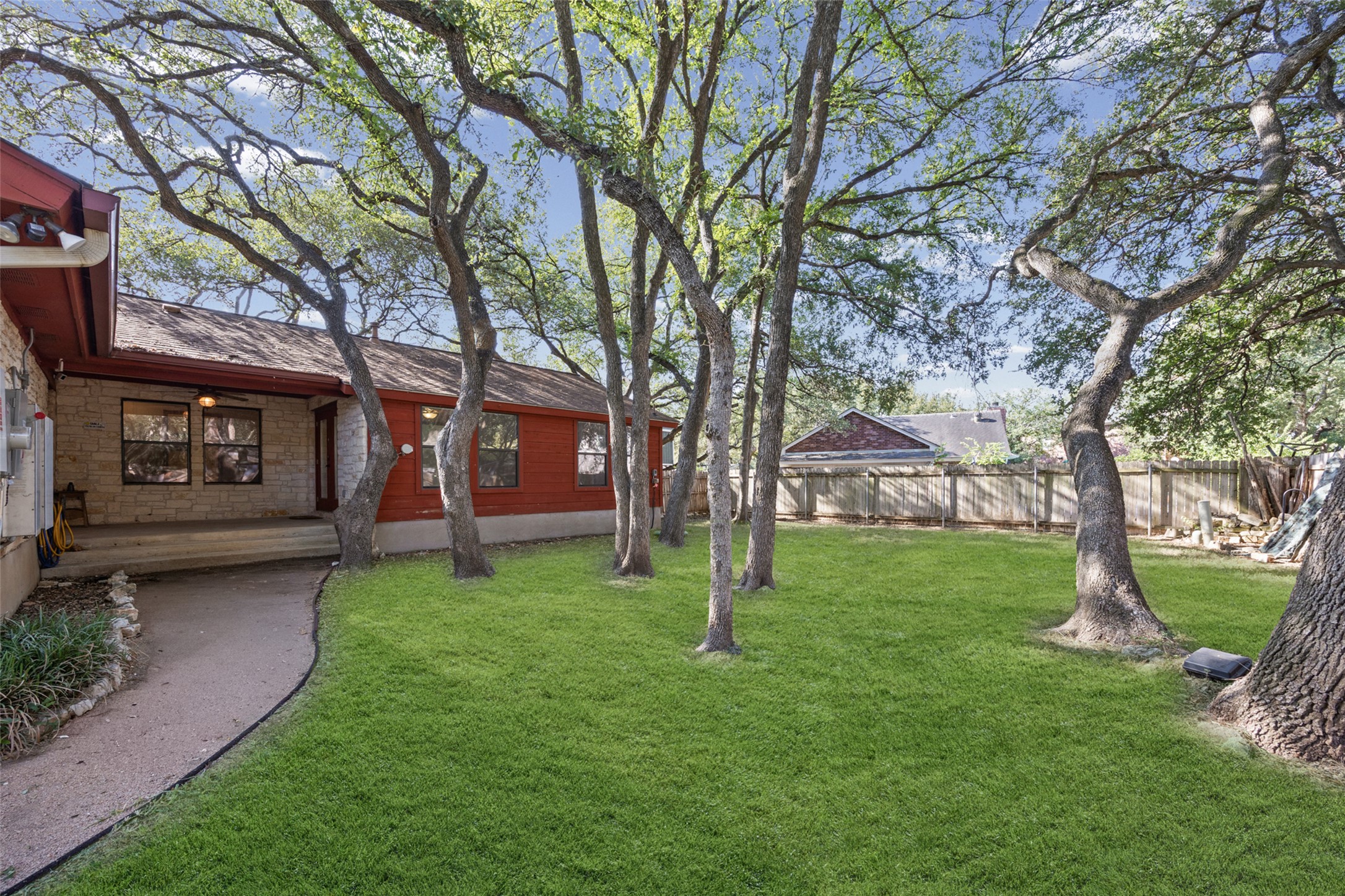 main property photo 32
