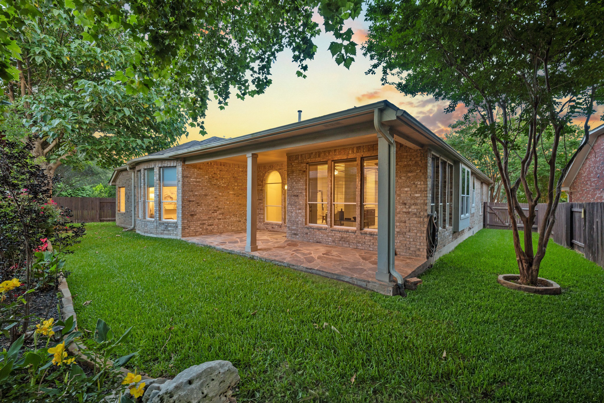 main property photo 18