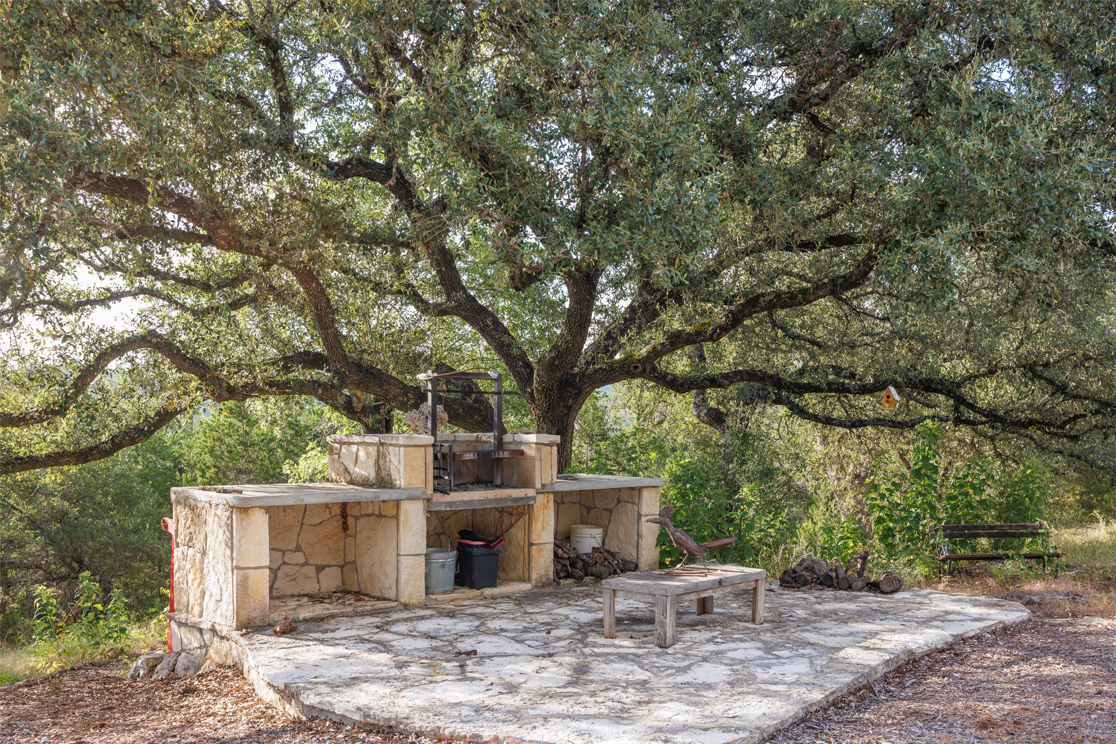 main property photo 28