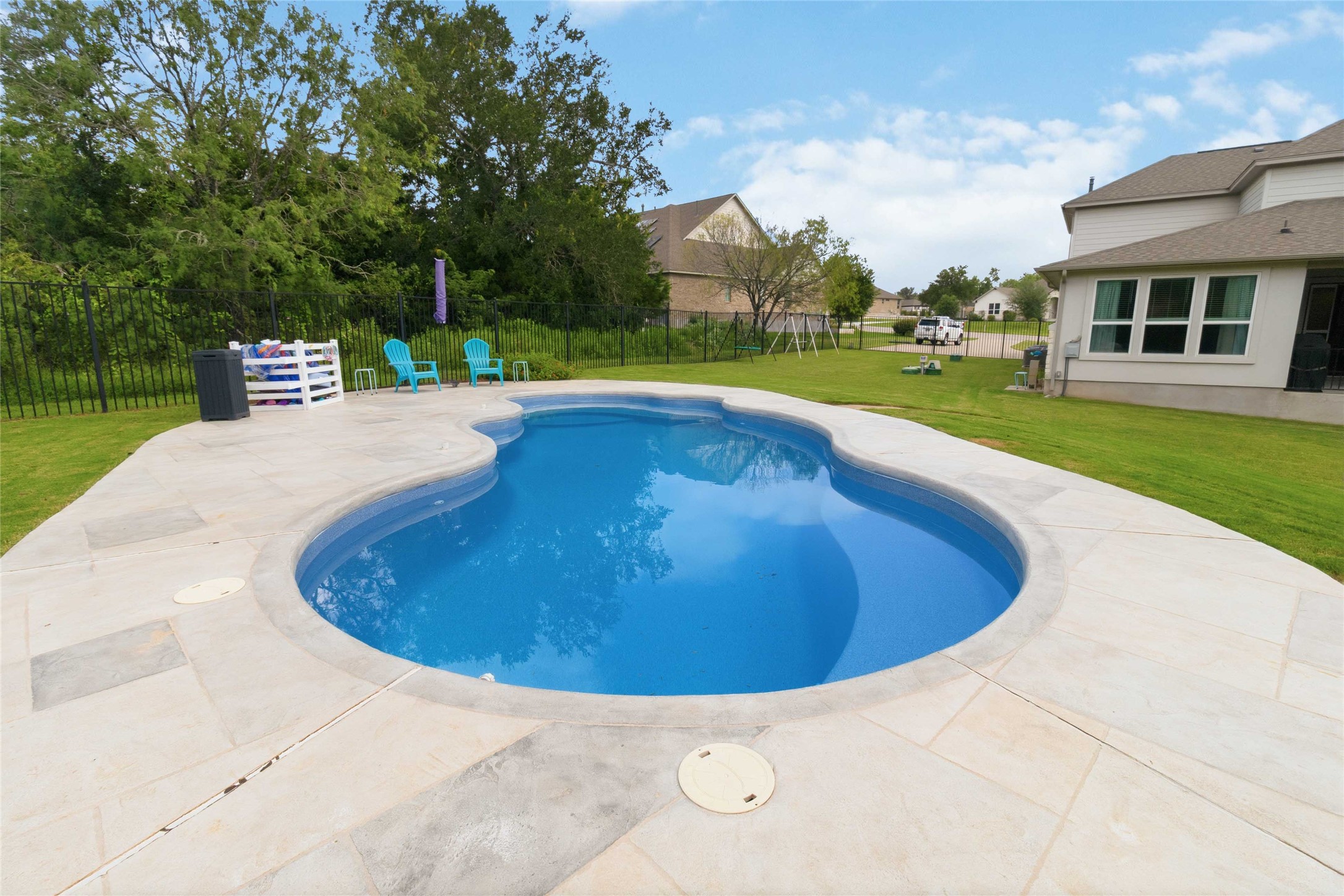 main property photo 22