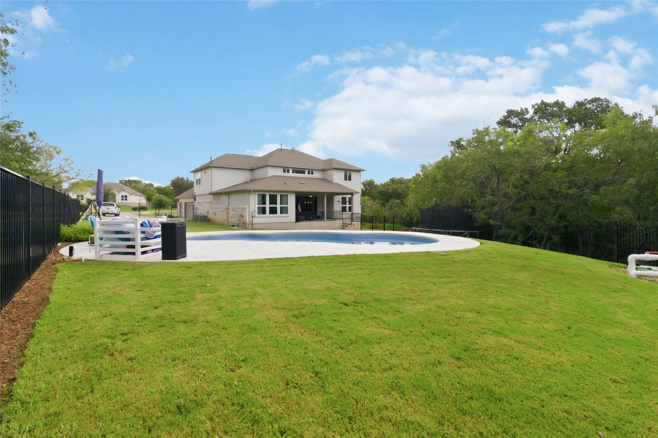main property photo 24