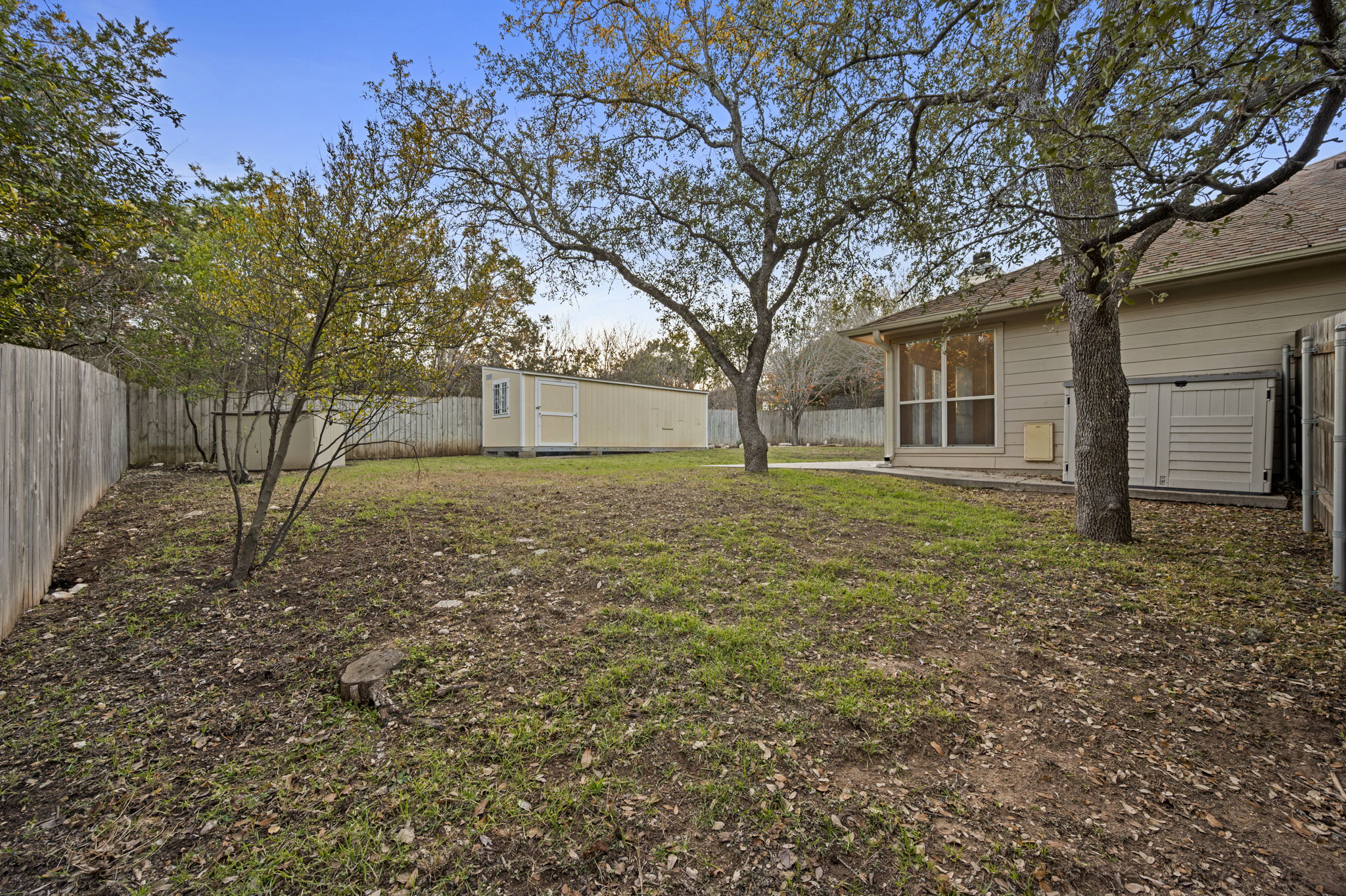 main property photo 28