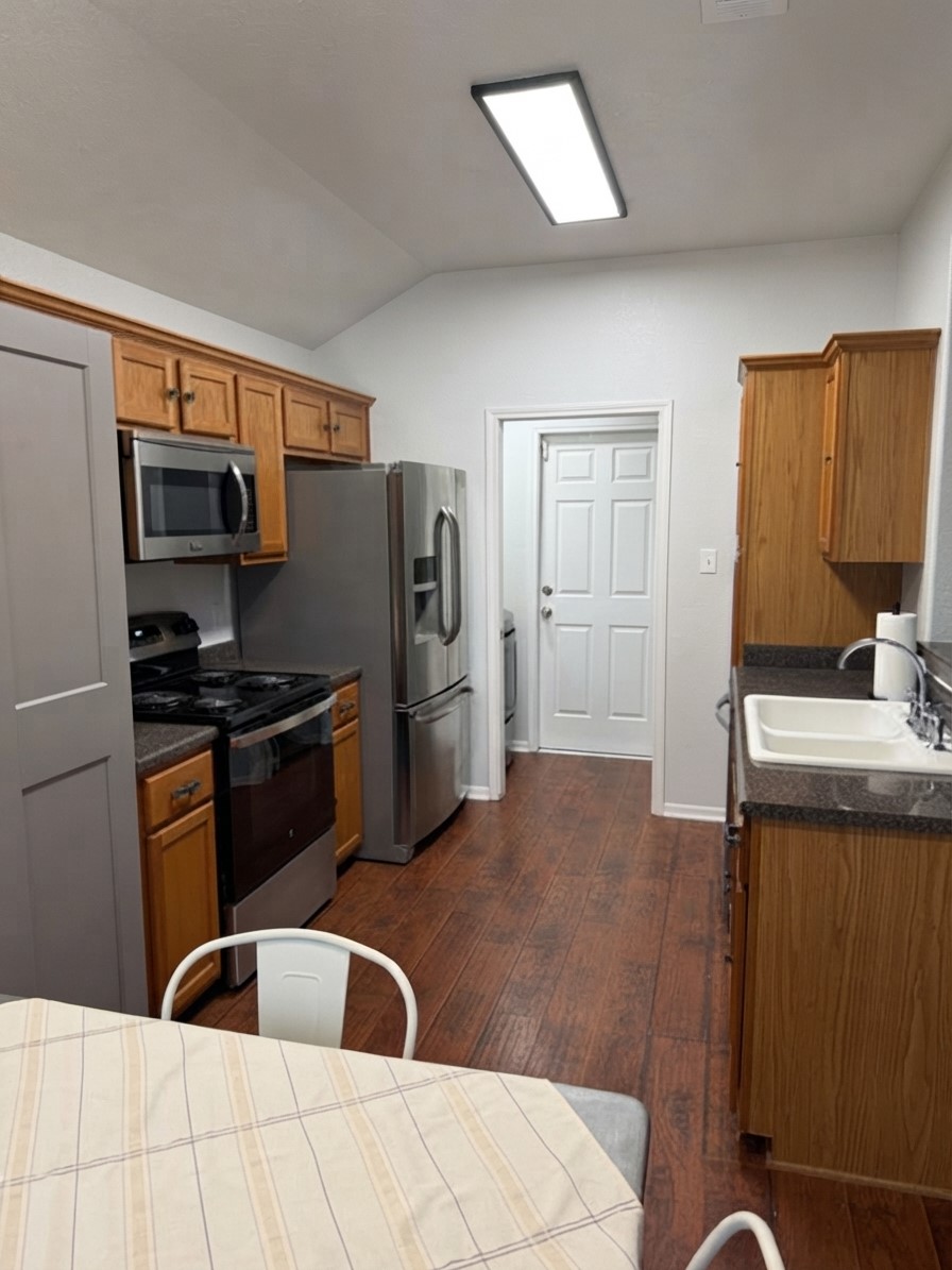 main property photo 7