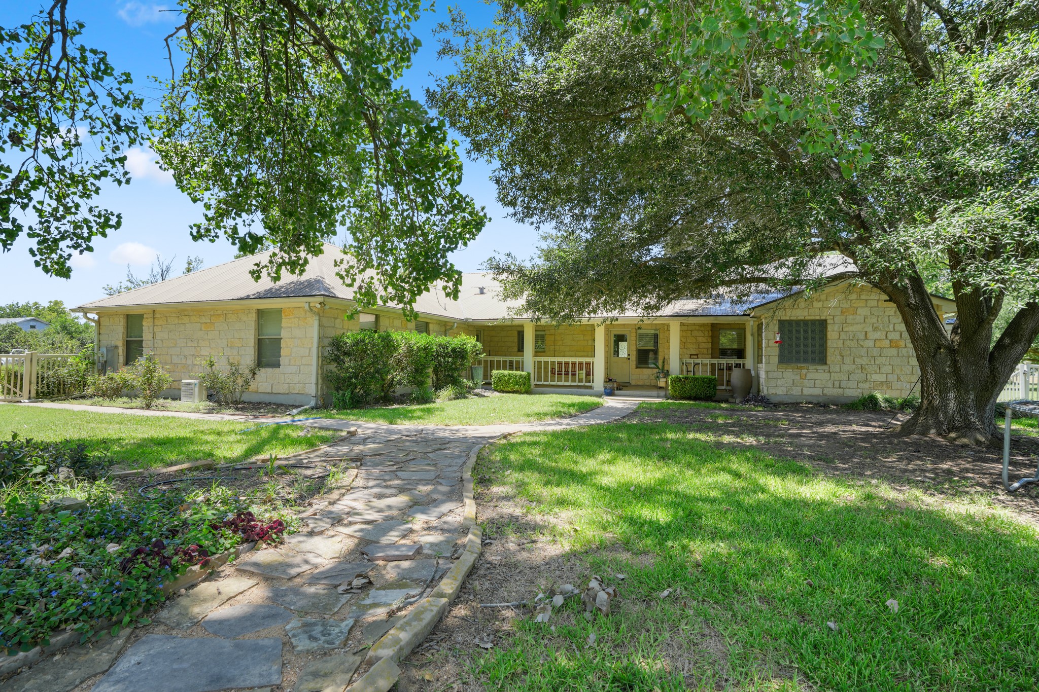 main property photo 31