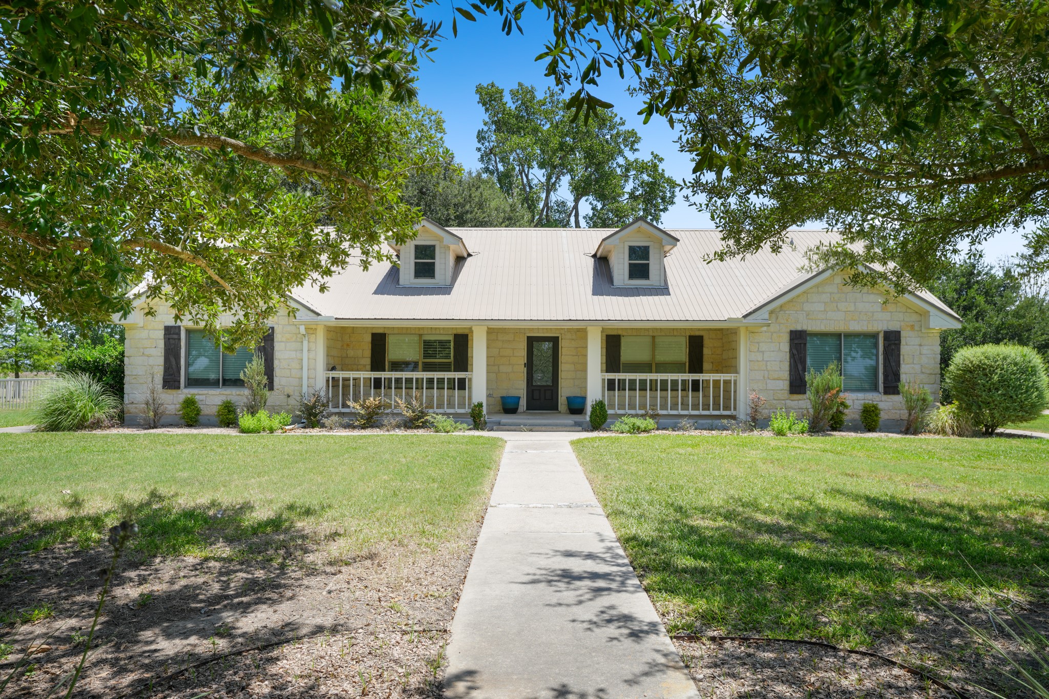main property photo 6