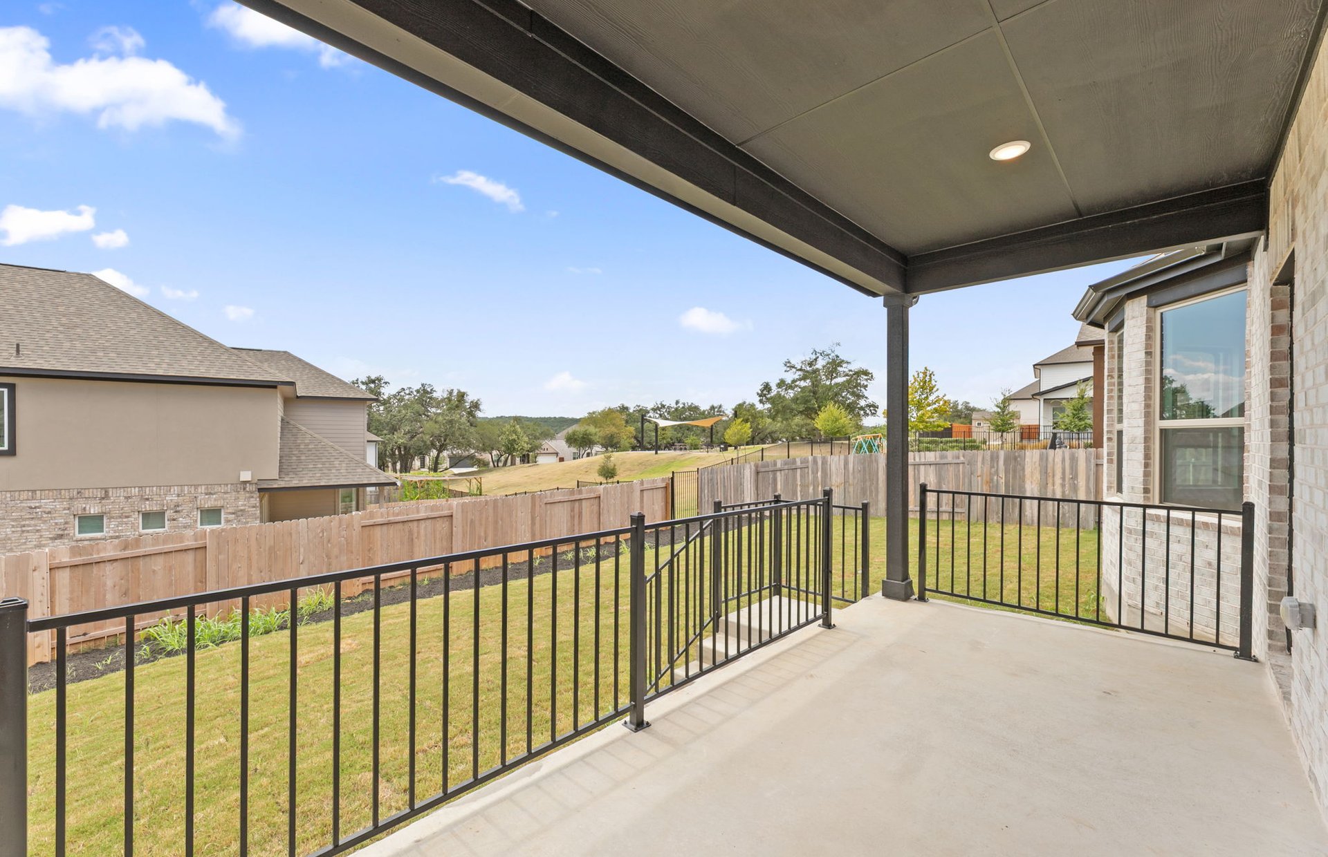 main property photo 31