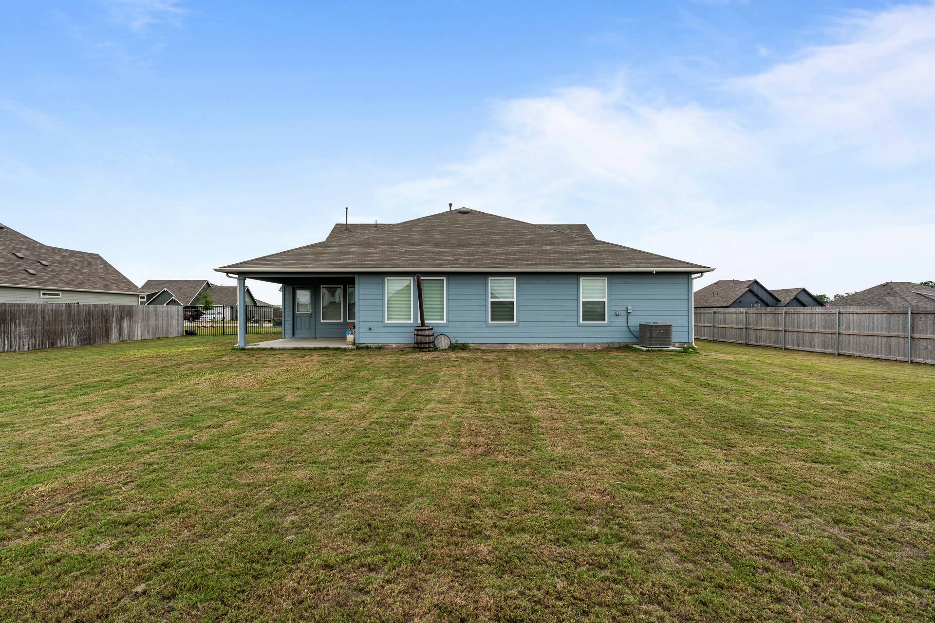 main property photo 29