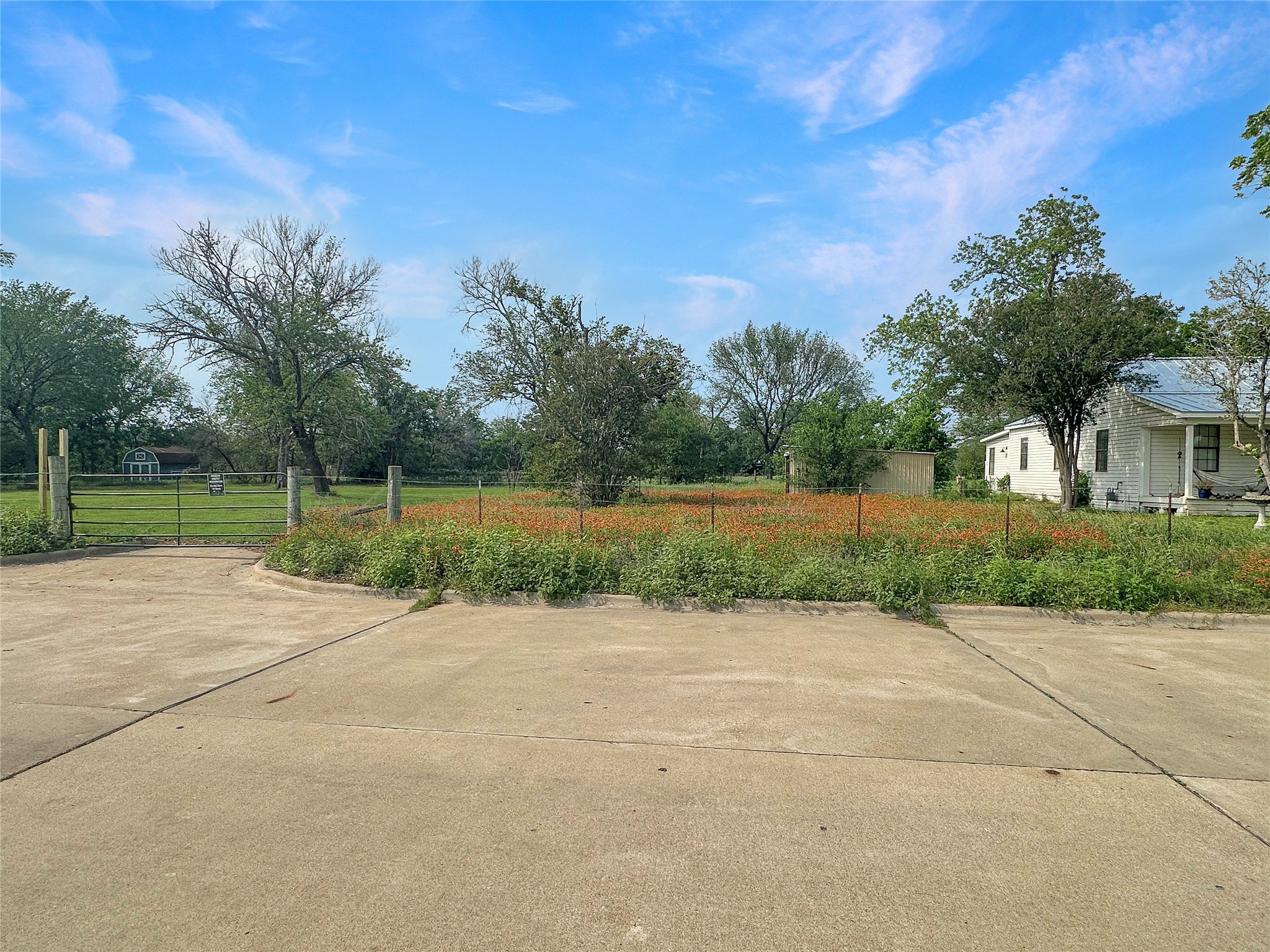 main property photo 7