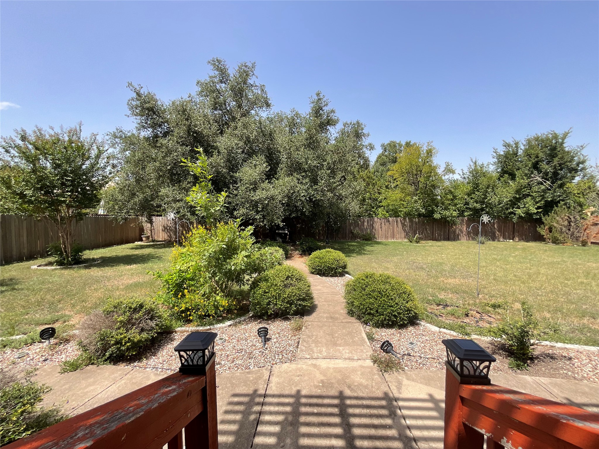 main property photo 23