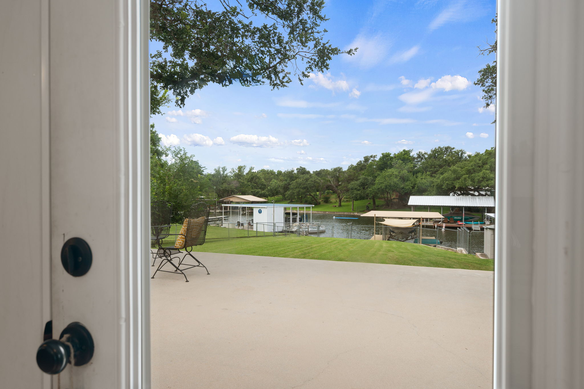 main property photo 23