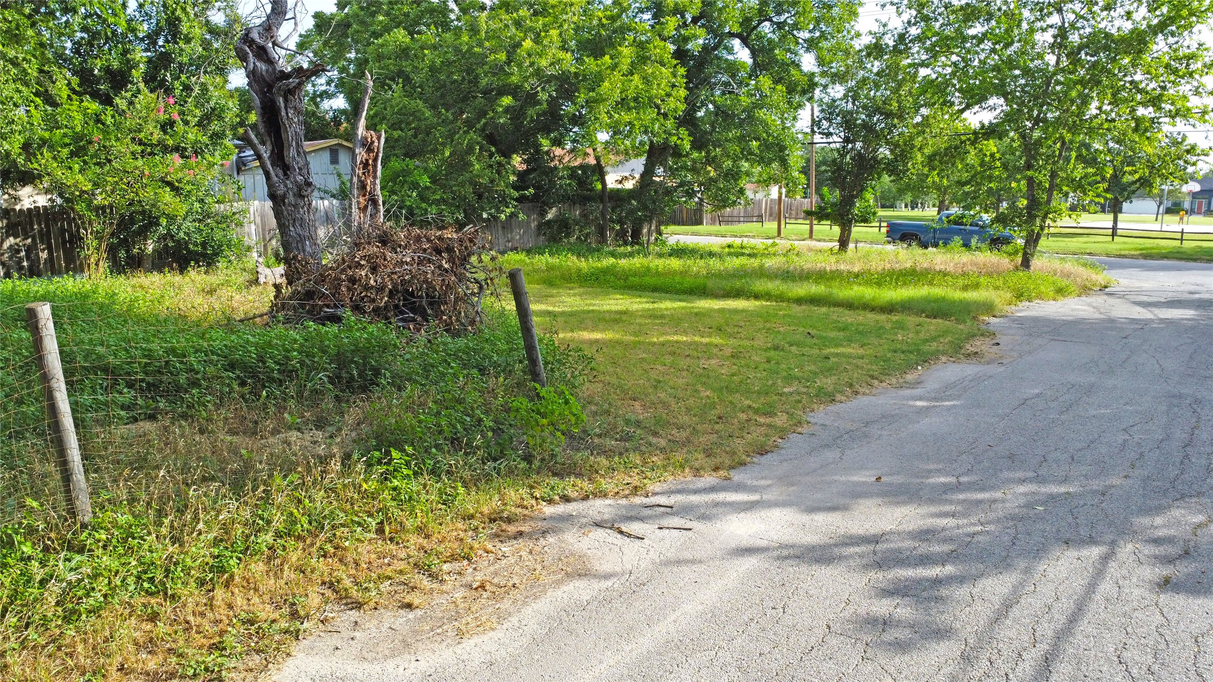 main property photo 6