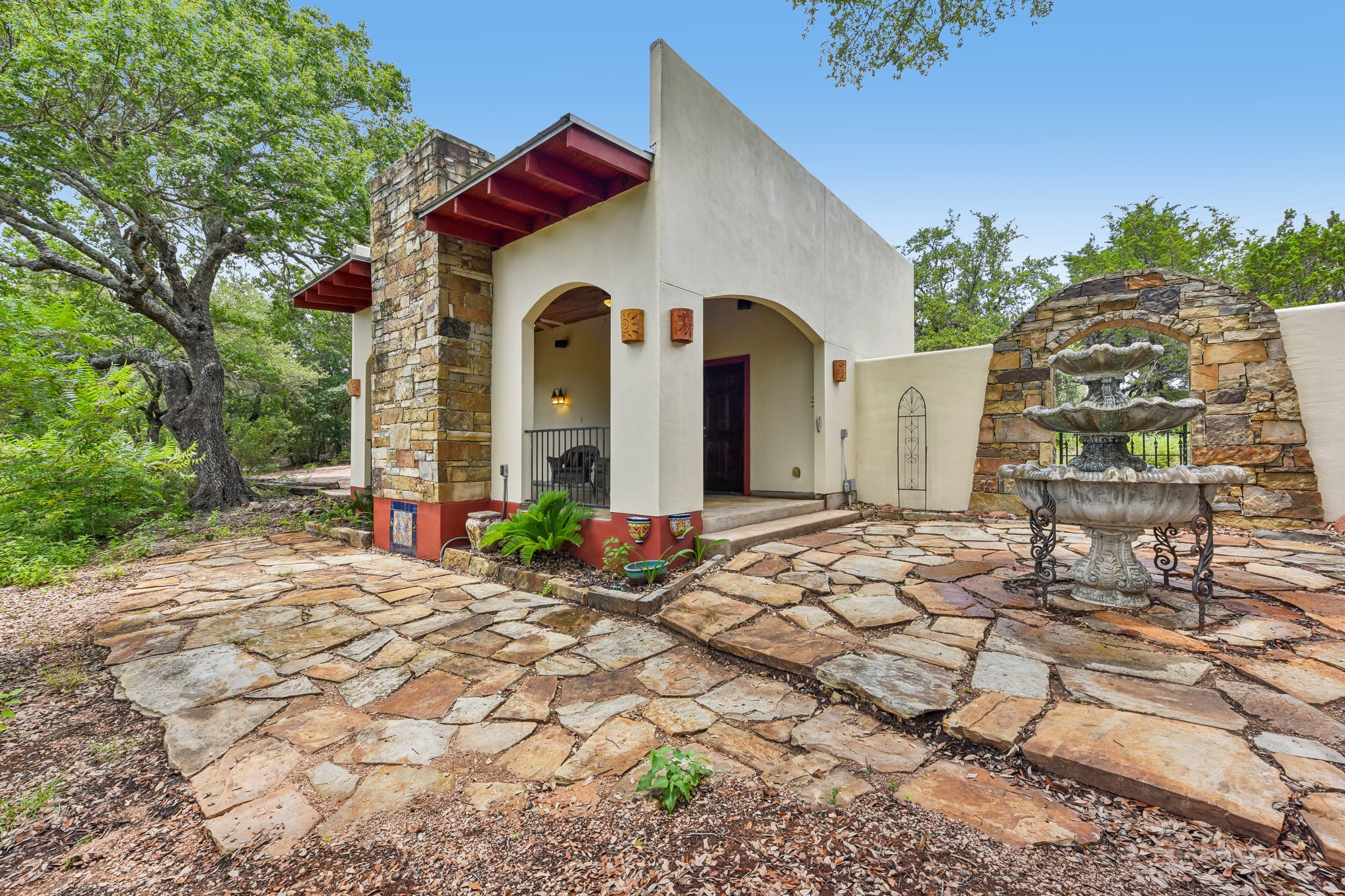 main property photo 7
