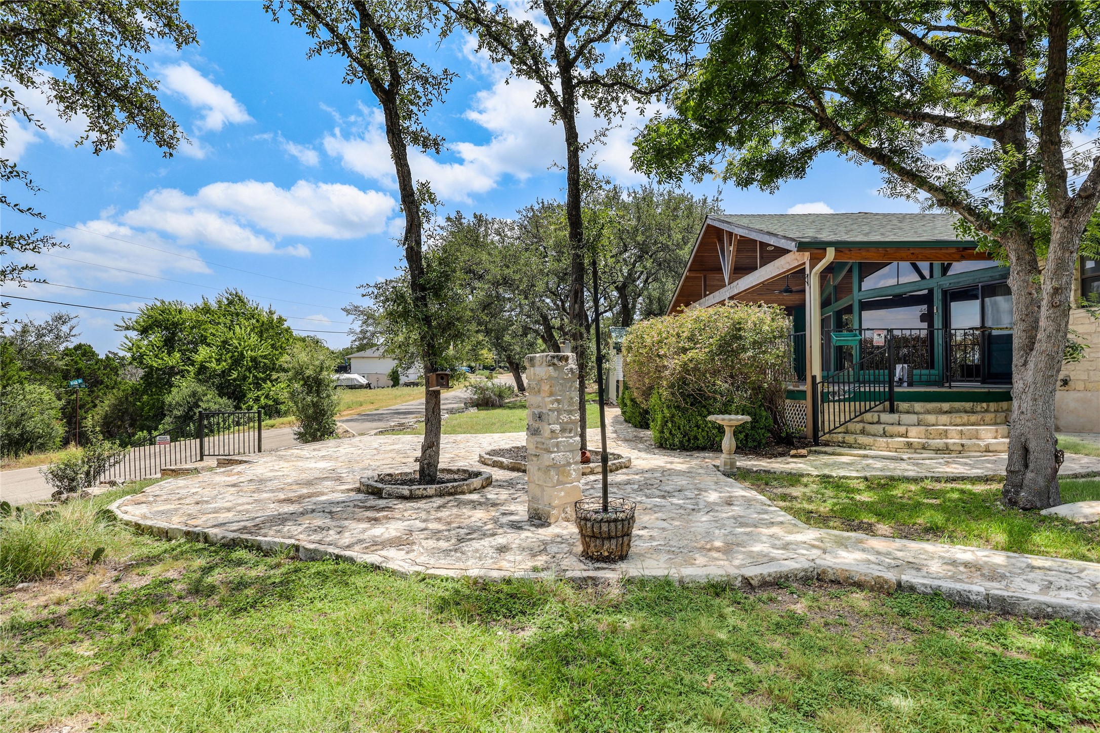 main property photo 32