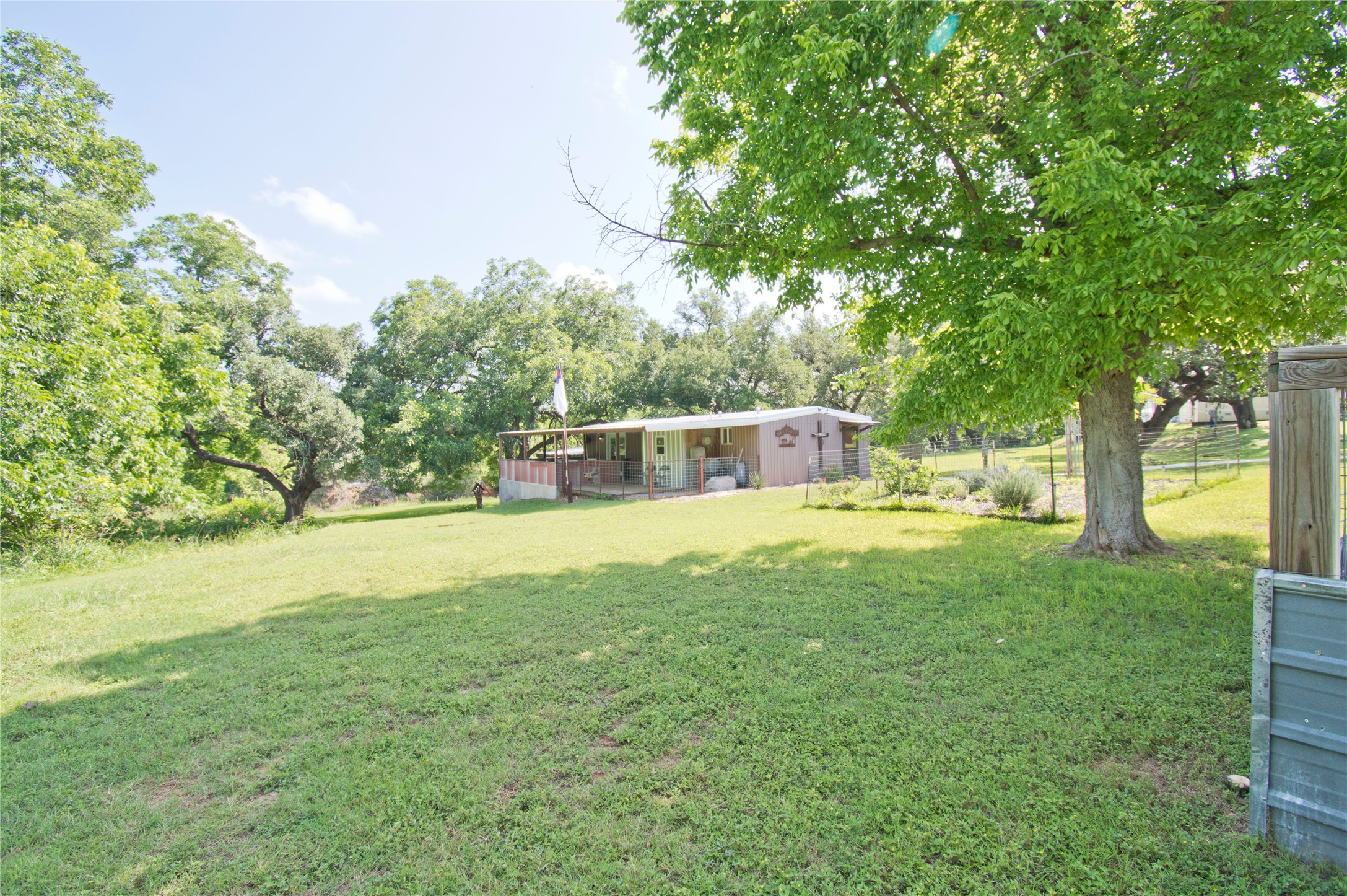 main property photo 32