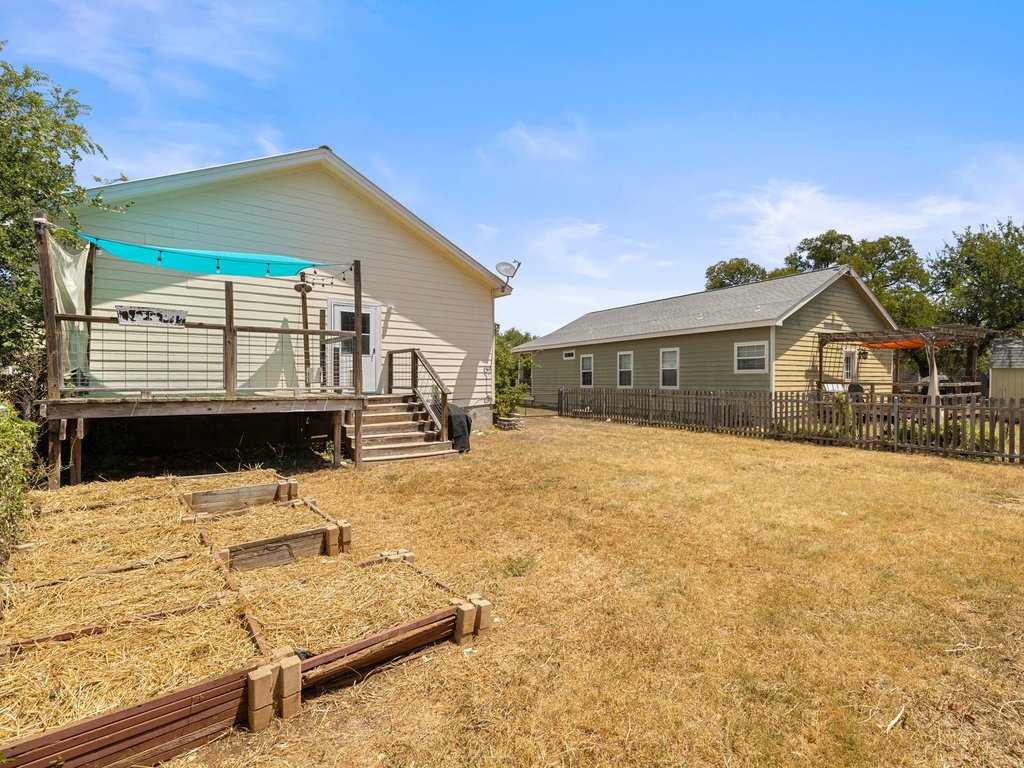 main property photo 32