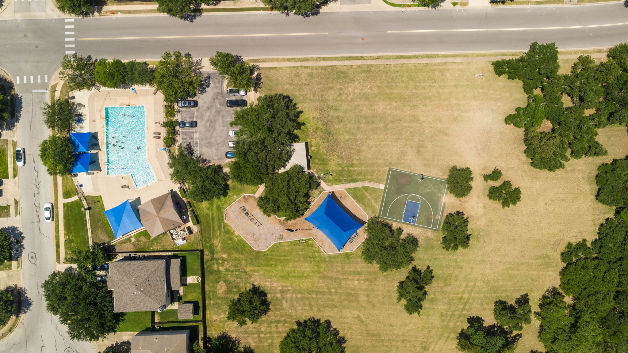 main property photo 19