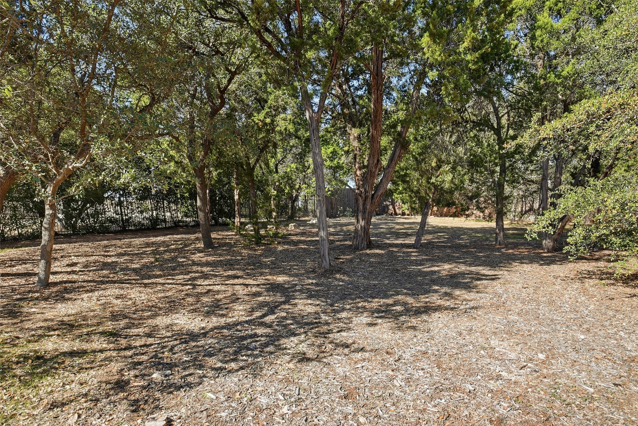 main property photo 33