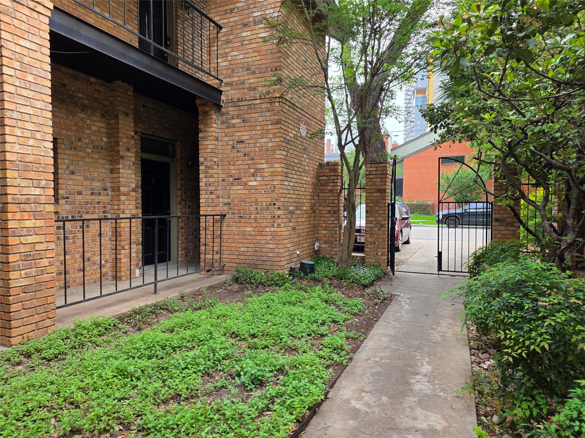 main property photo 17