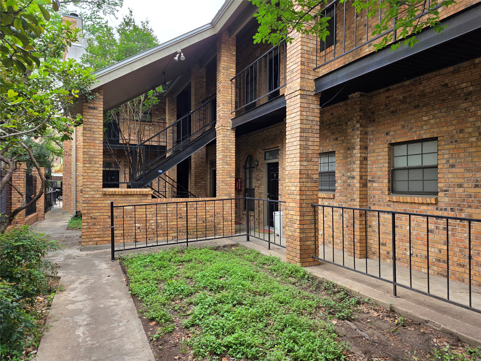 main property photo 19