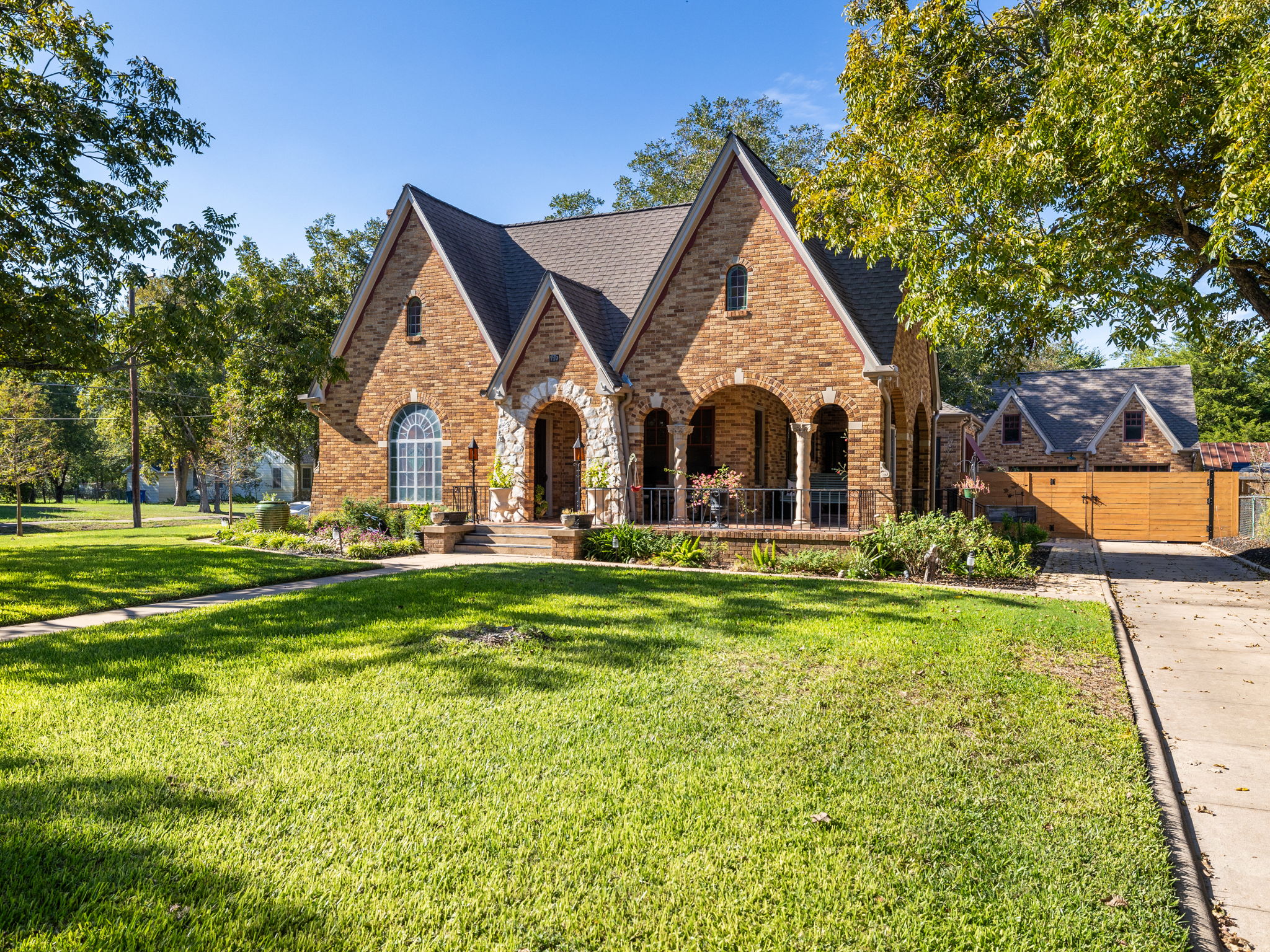 main property photo 2