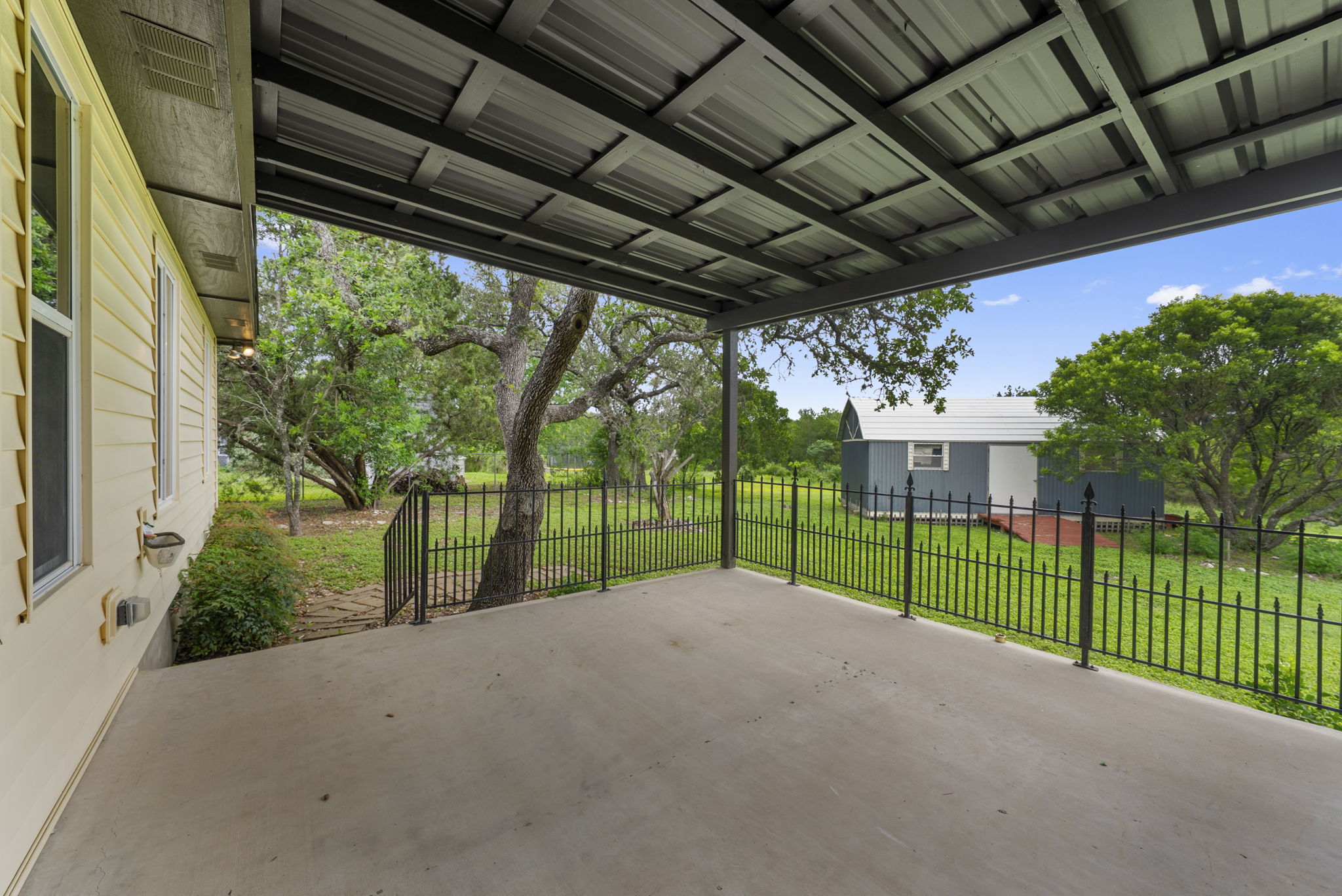 main property photo 31