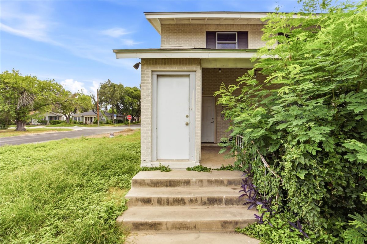 main property photo 7