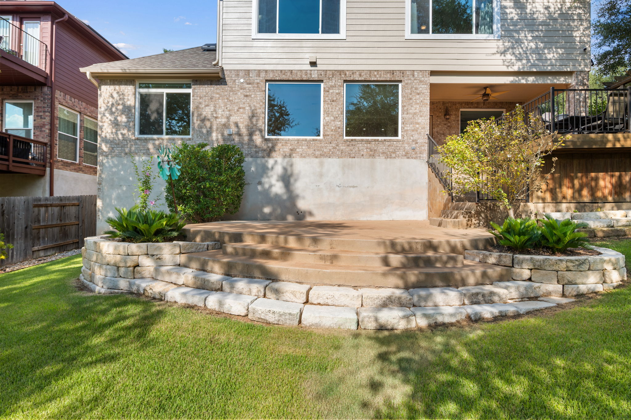 main property photo 32