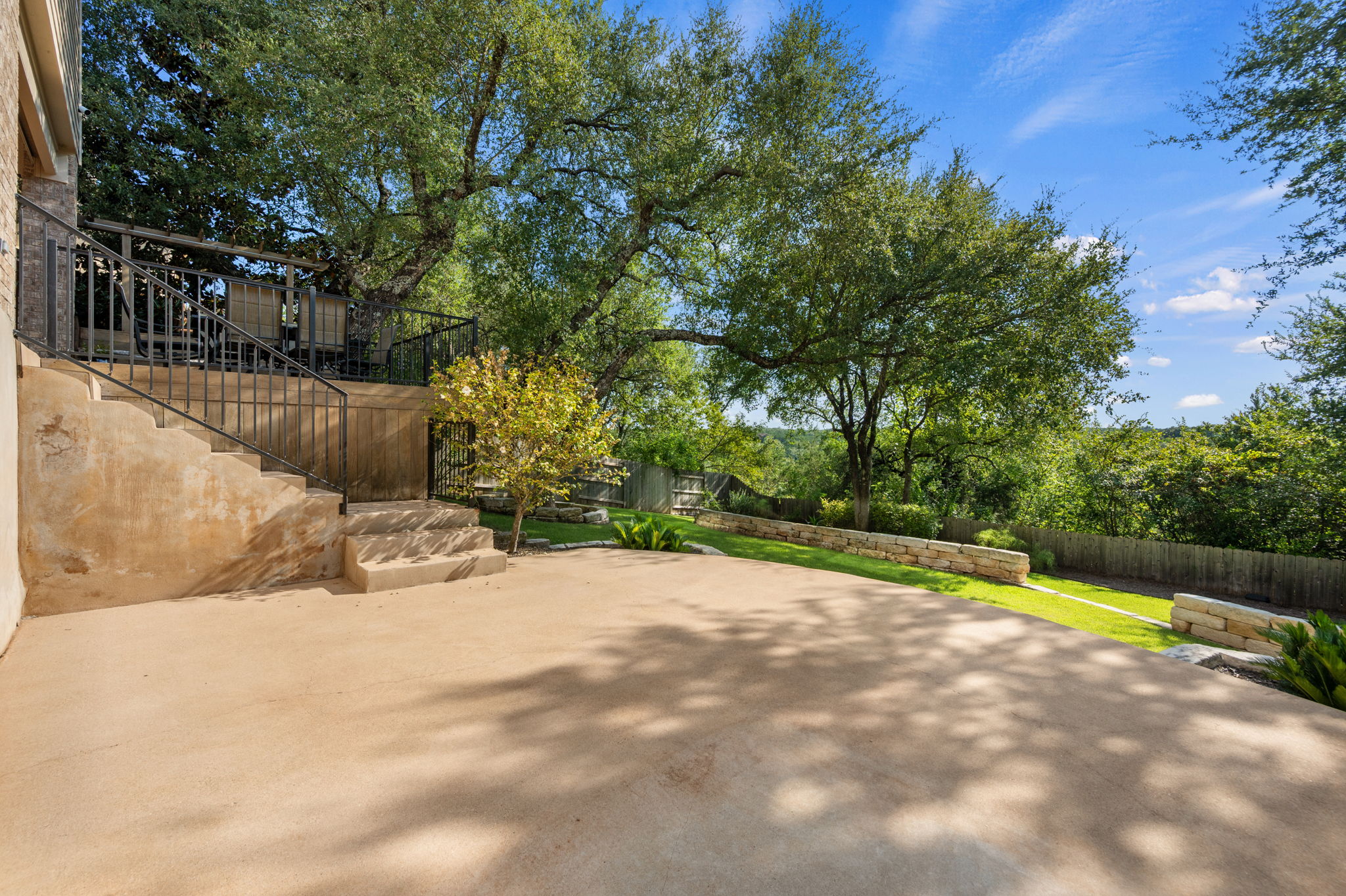 main property photo 33