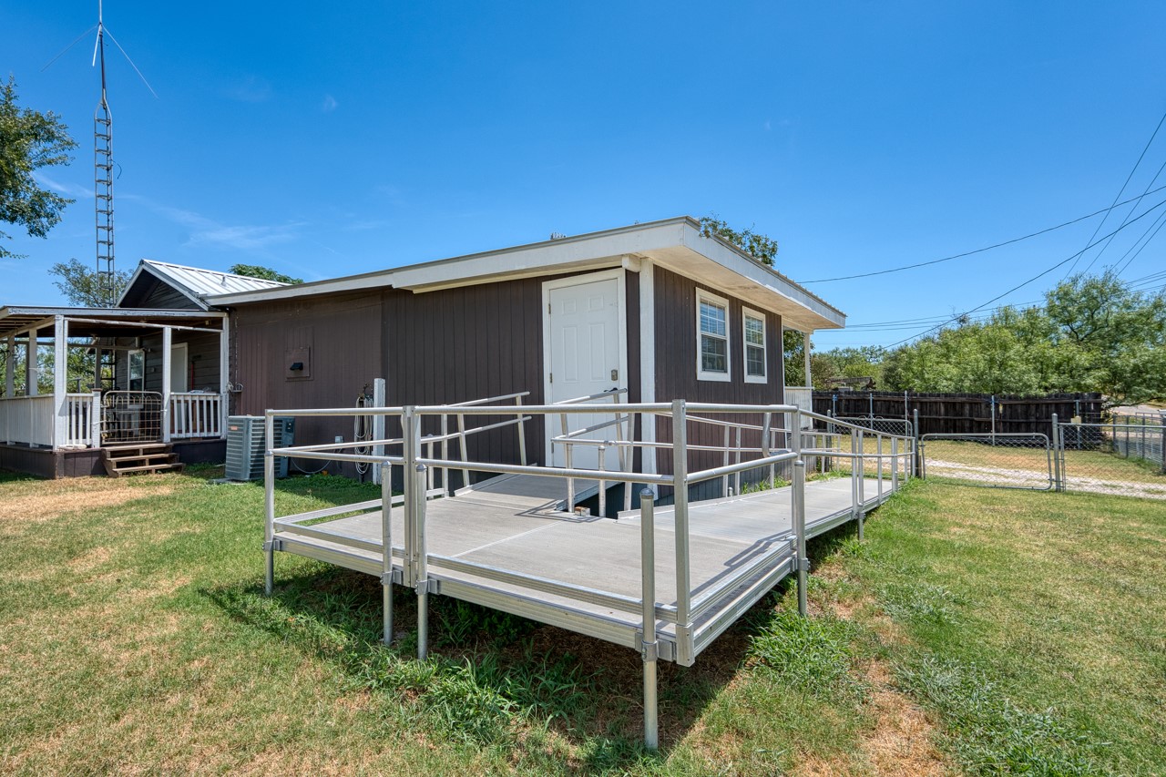 main property photo 13