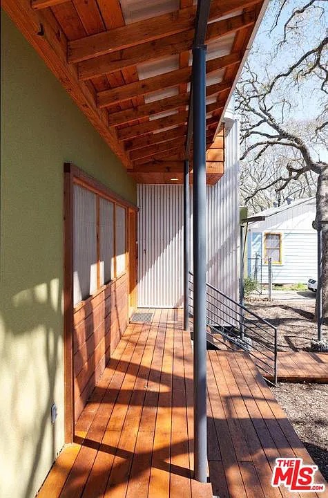 main property photo 20