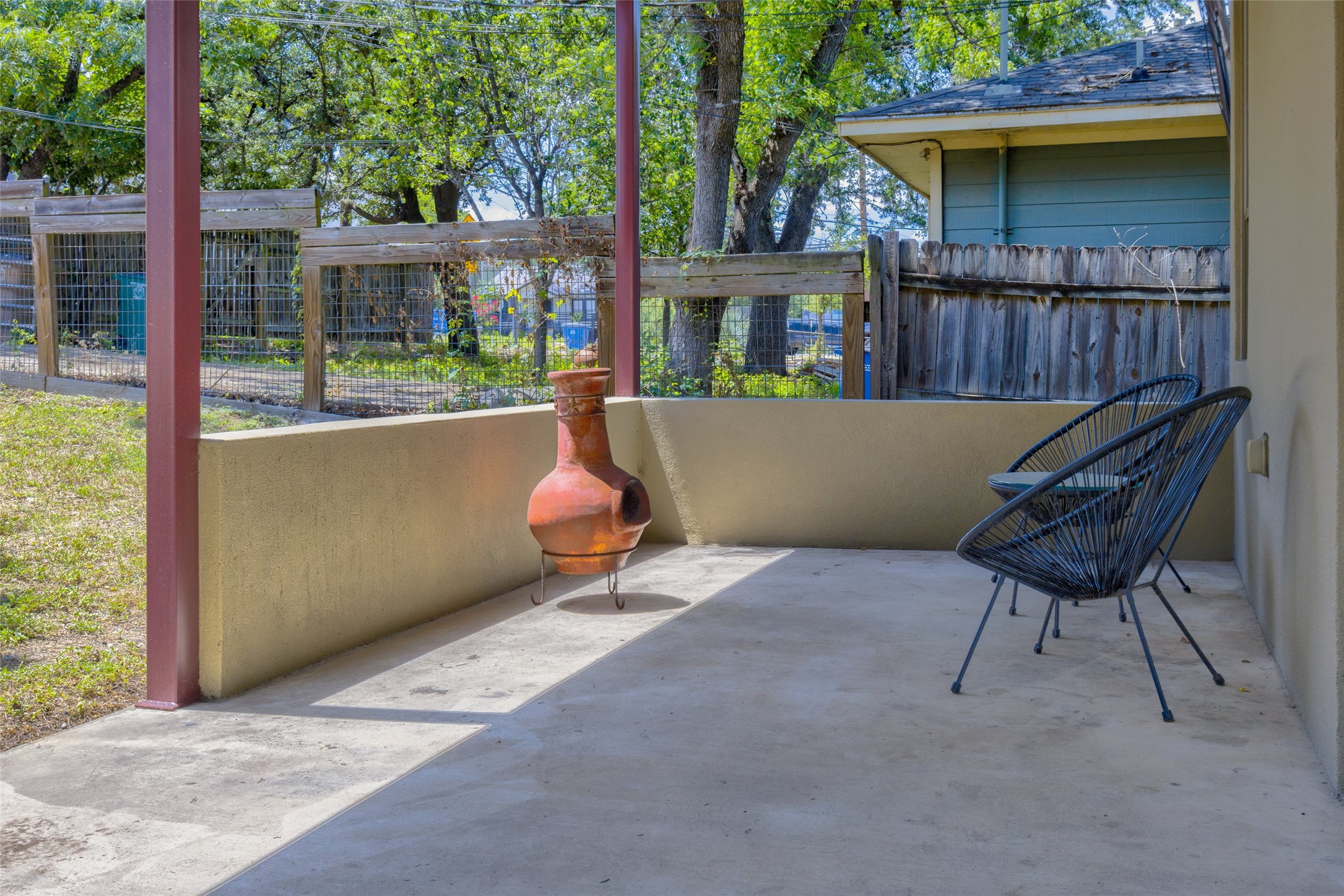 main property photo 4