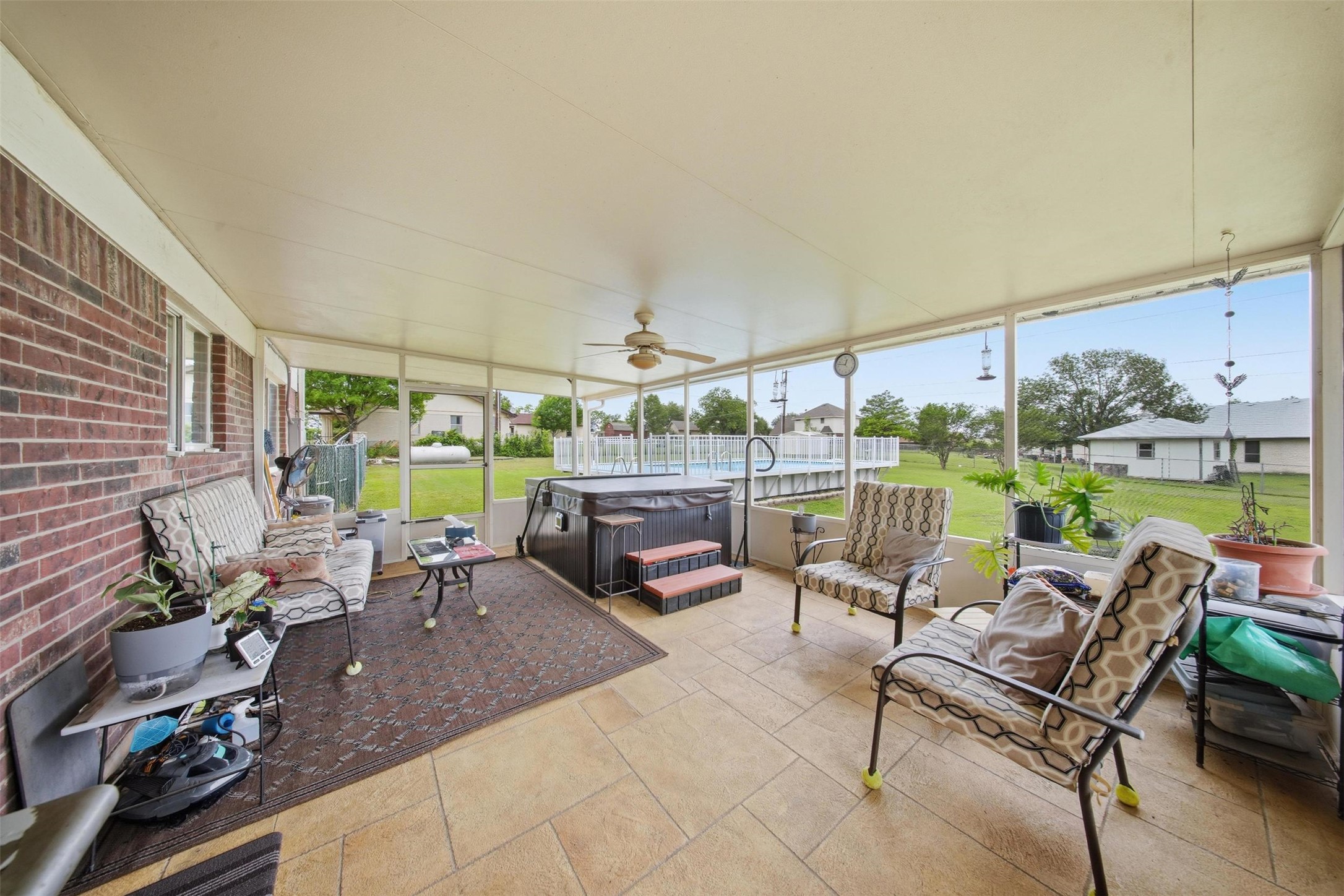 main property photo 13