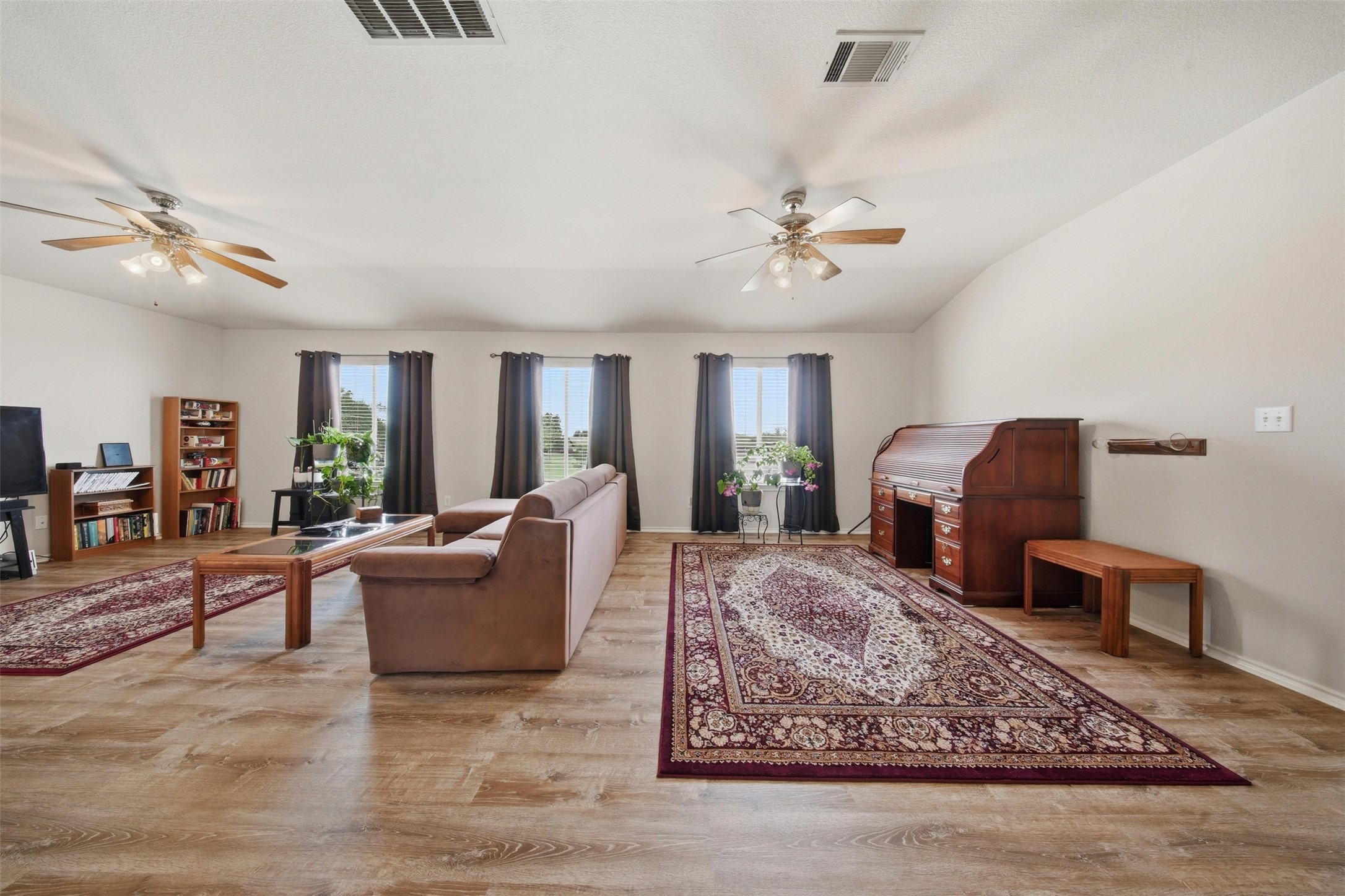 main property photo 25