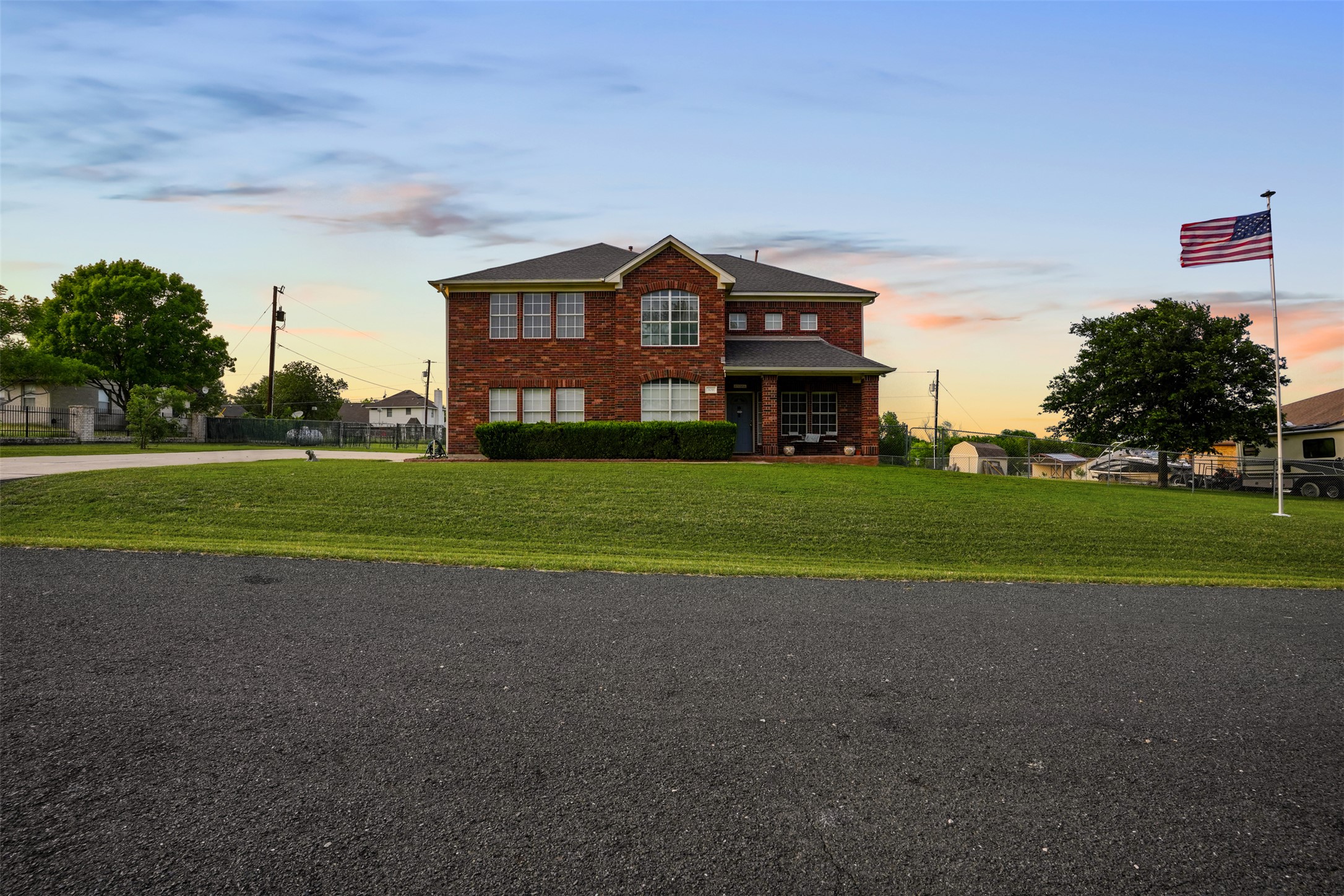 main property photo 32