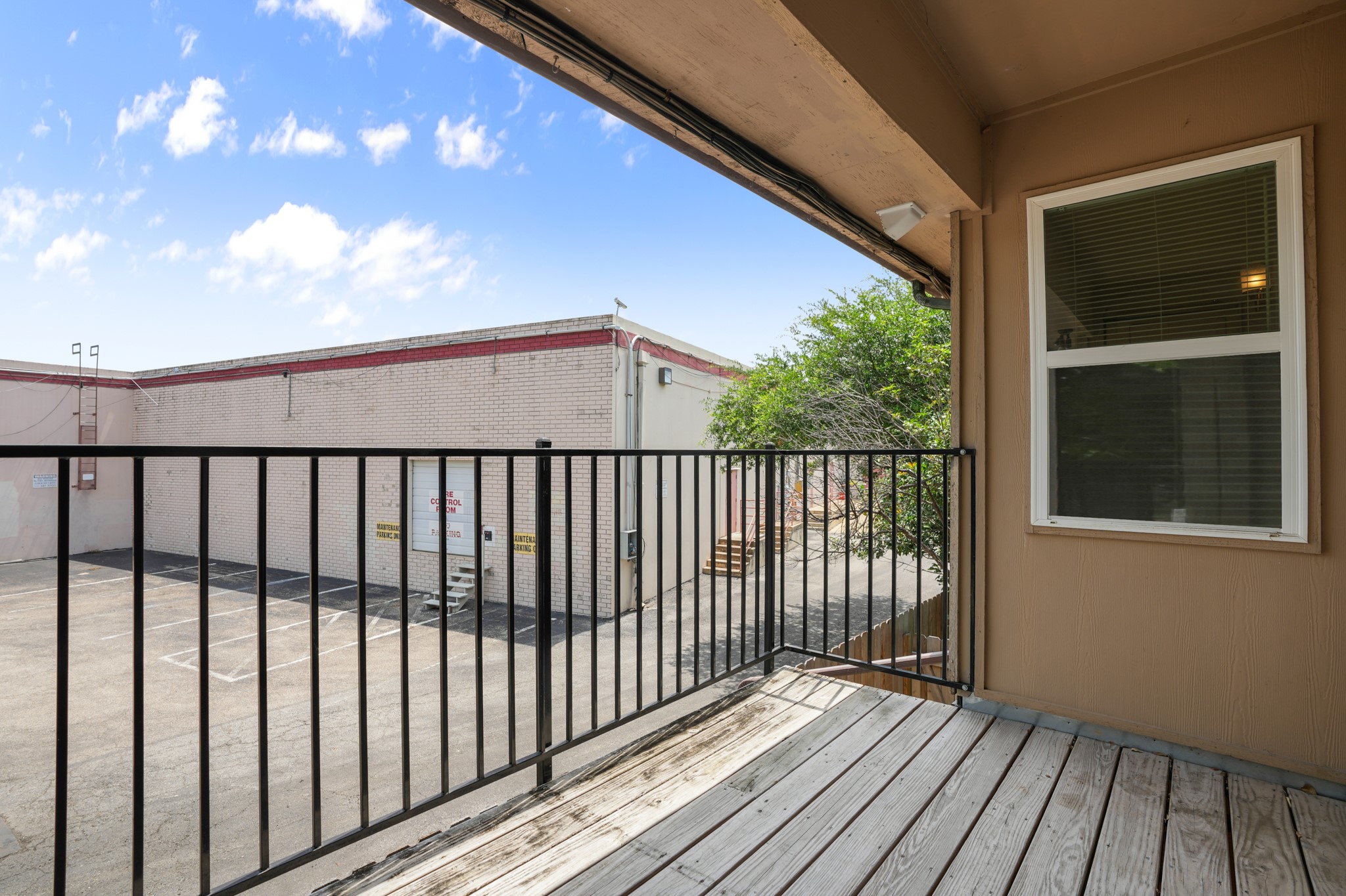 main property photo 23