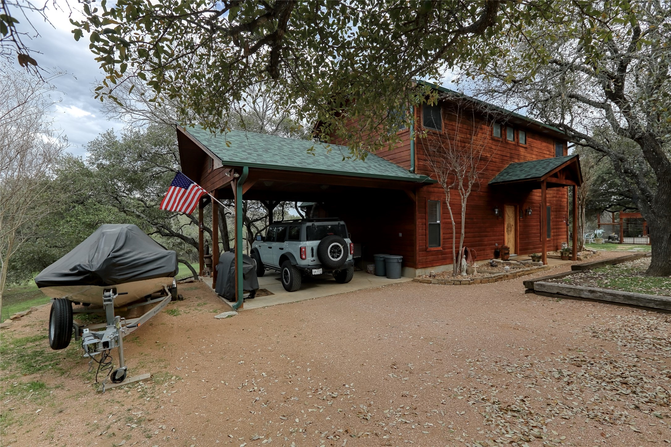 main property photo 23