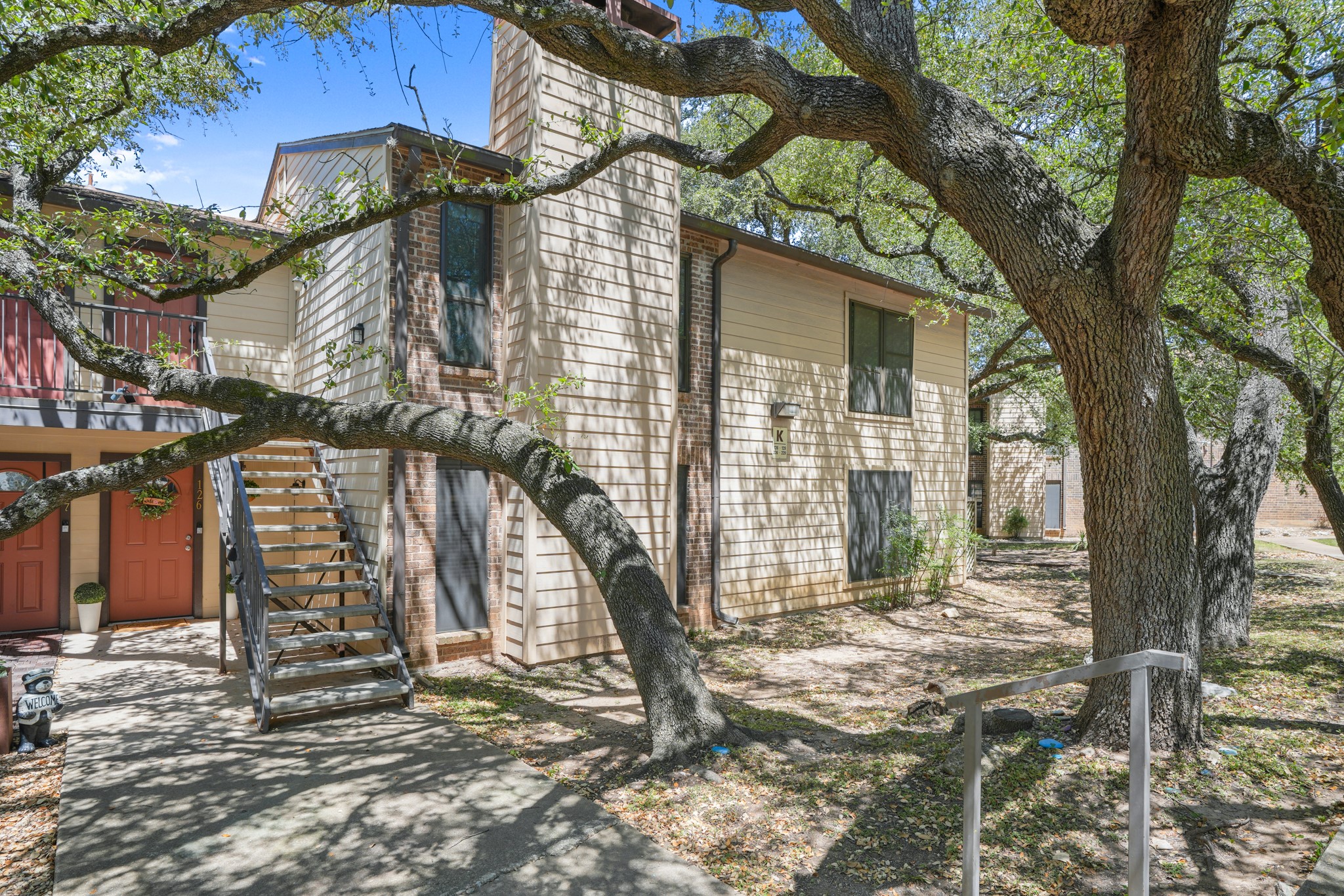 main property photo 22